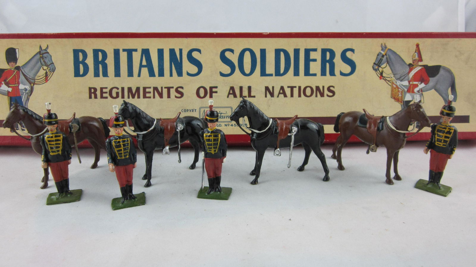 Britains Set #182 Dismounted 11th Hussars. (1 of 1)