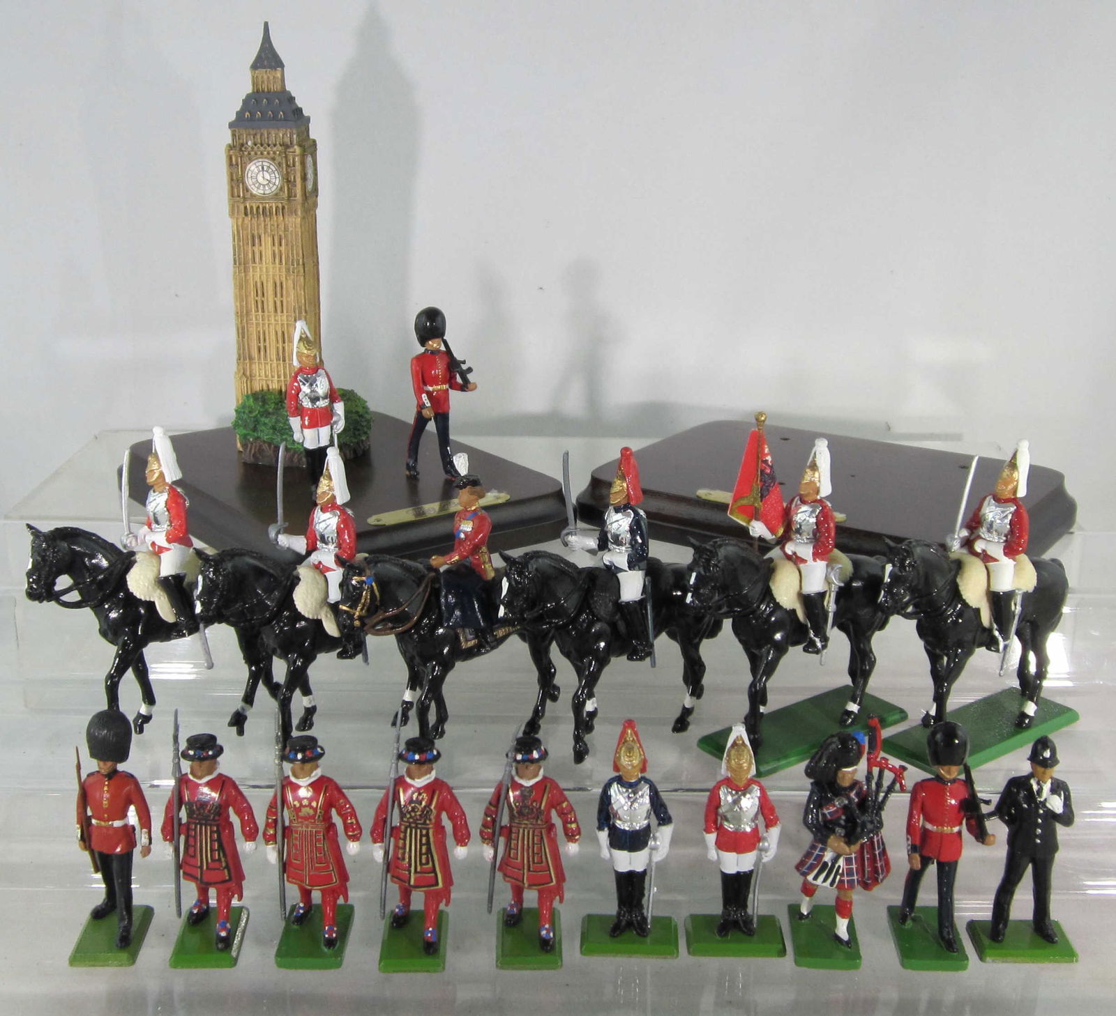 Britains Queen Elizabeth's London Assortment. (1 of 1)