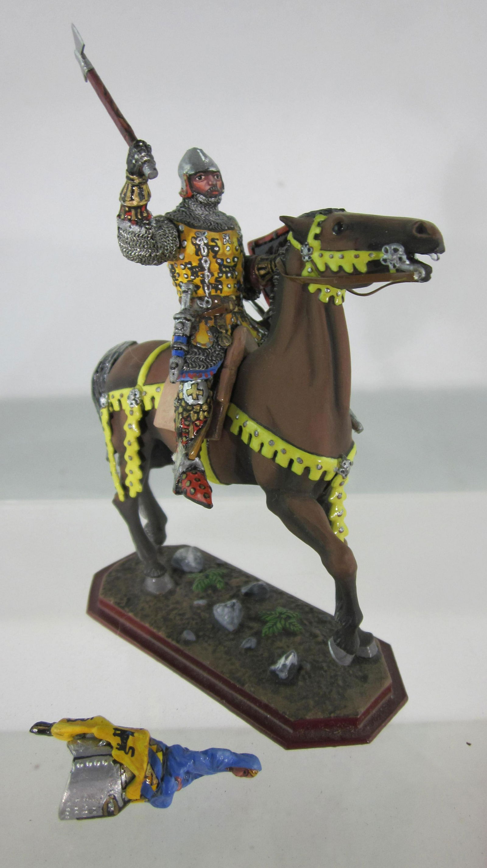 Pennant Miniatures Mounted Knight With Axe. (1 of 1)