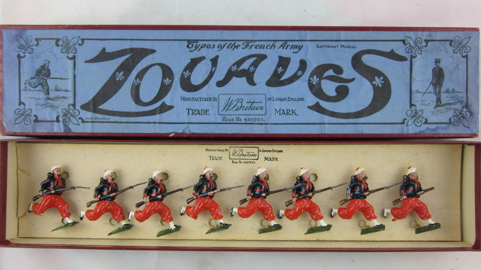Britains Set #142 French Zouaves Charging.: Boxed Zouaves charging, 8 pieces circa 1937. Condition very good, 1 bayonet gone, in excellent Whisstock label box
