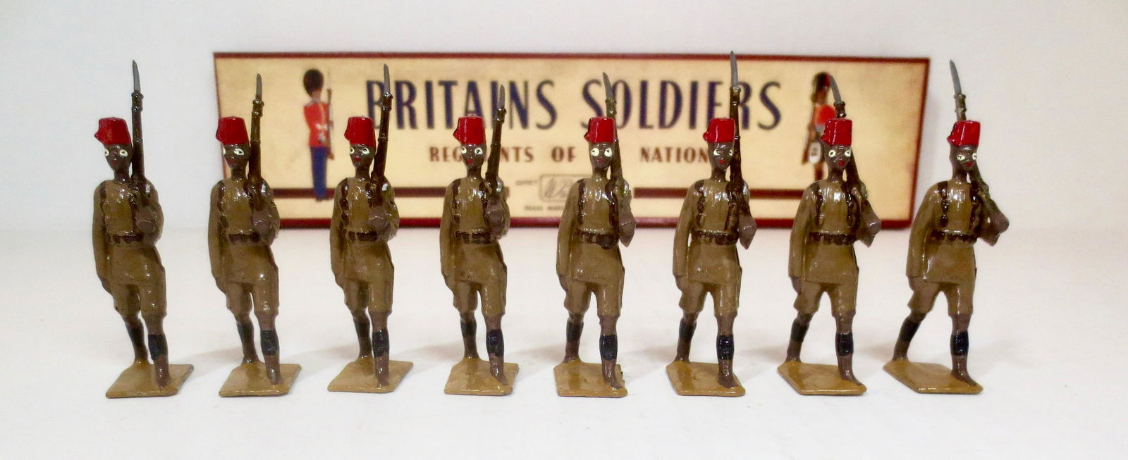 Britains #225 King's African Rifles: Post War issue. 8 pieces. Excellent condition, with original ROAN box. Box excellent.