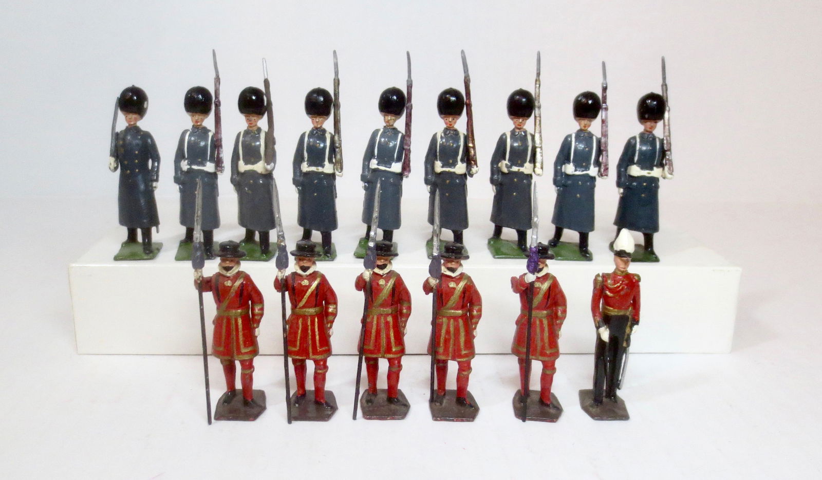 Britains Grenadier Guards & Yeomen of the Guards (1 of 1)