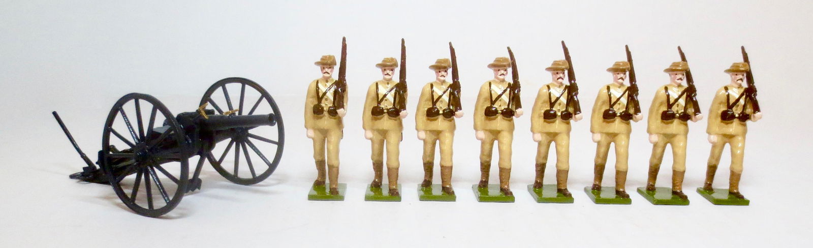 Steadfast Boer Infantry & Field Artillery Gun: 9 pieces. Excellent condition. Unboxed.