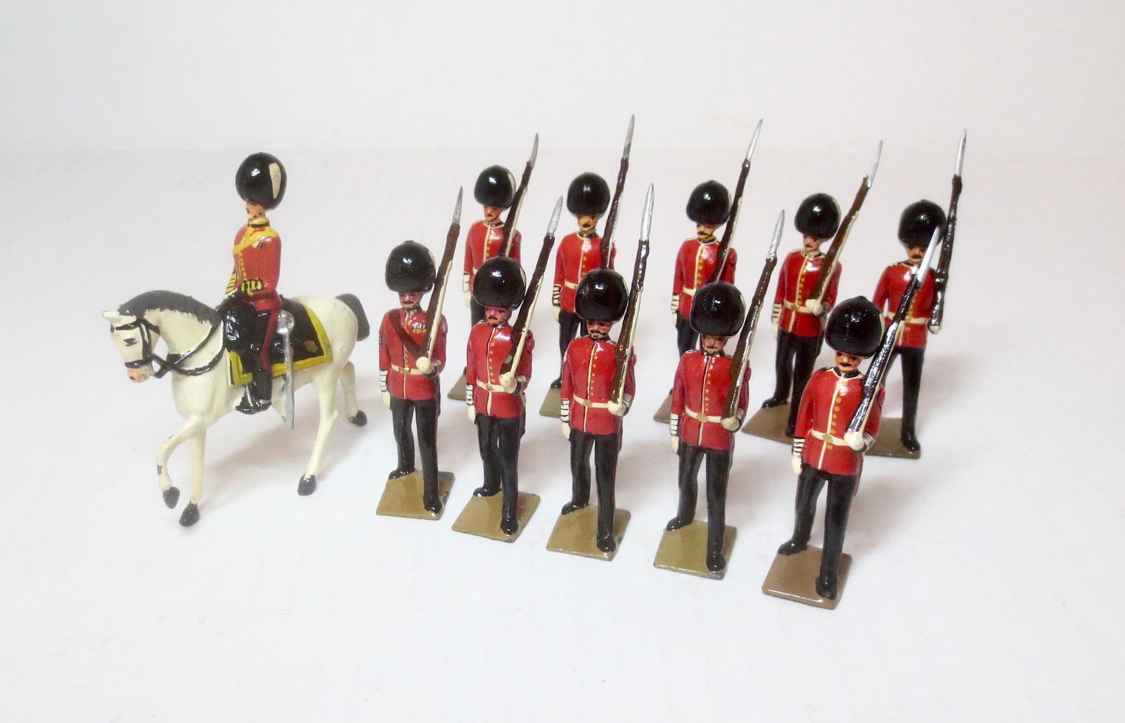 Special Paint Conversion Grenadier Guards (1 of 1)