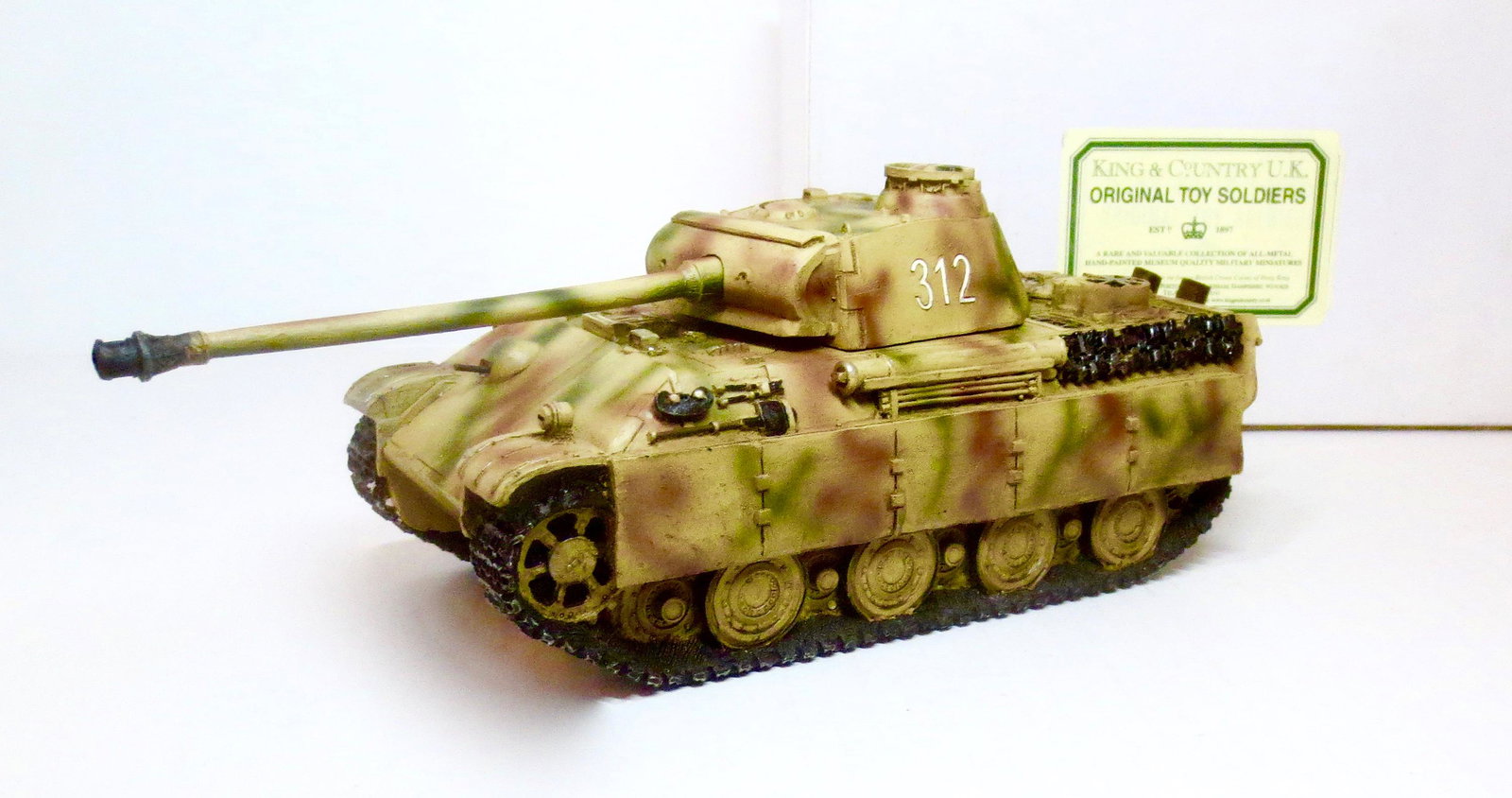 King & Country #WS023 Panther AUSF G: Retired set. 2 pieces. Very good condition. Plain white K&C box fair.