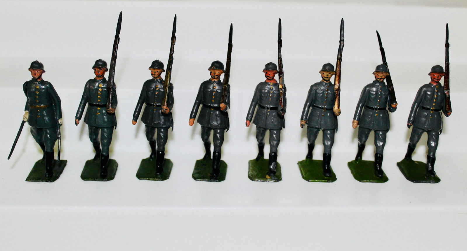Britains set #432 German Infantry: Prewar set, 1930s. 8 pieces. Condition very good, all with moustaches except officer and 1 trooper, a few chips on a couple of boots, no box.