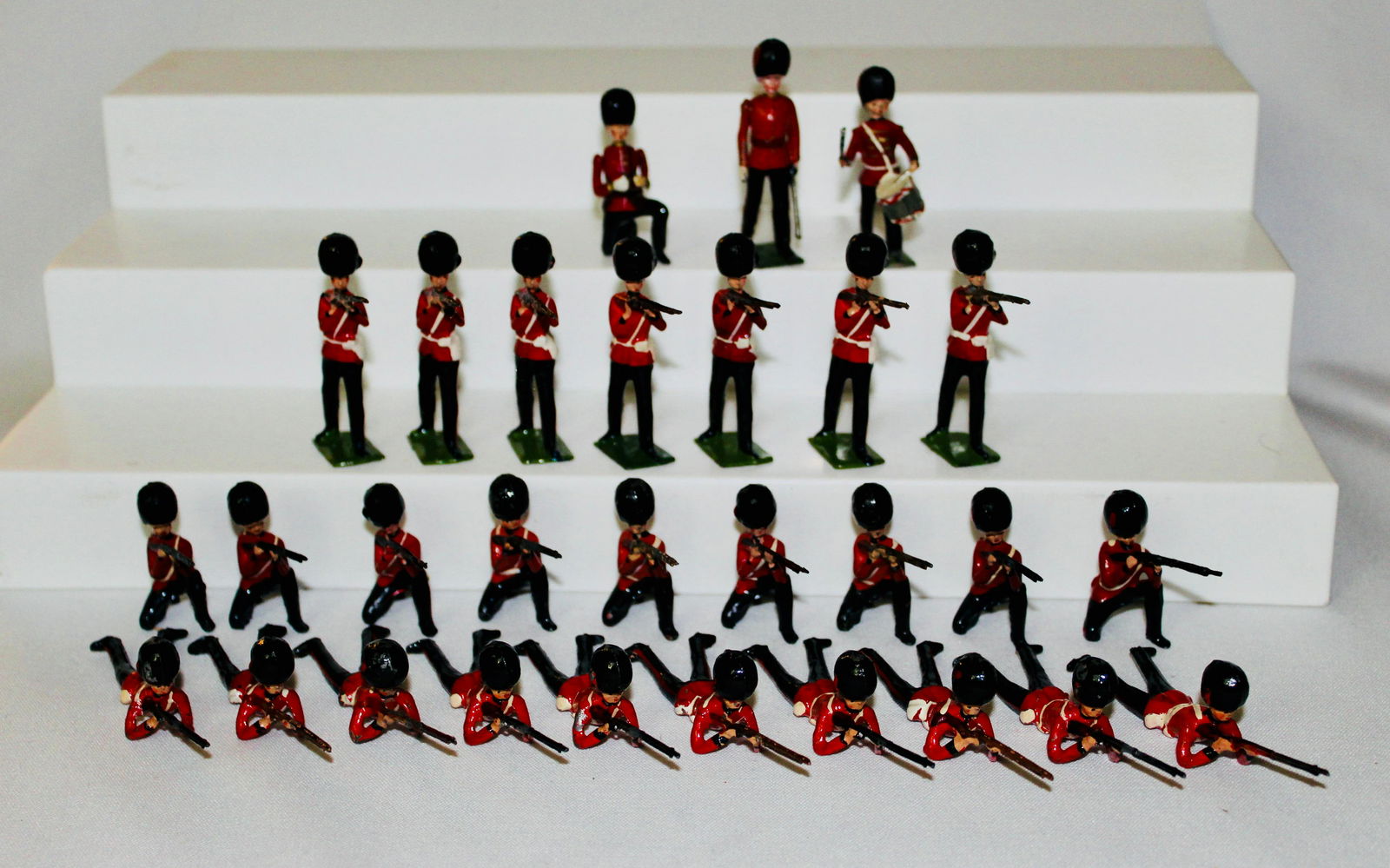 Britains set 90 Coldstream Guards firing (1 of 1)