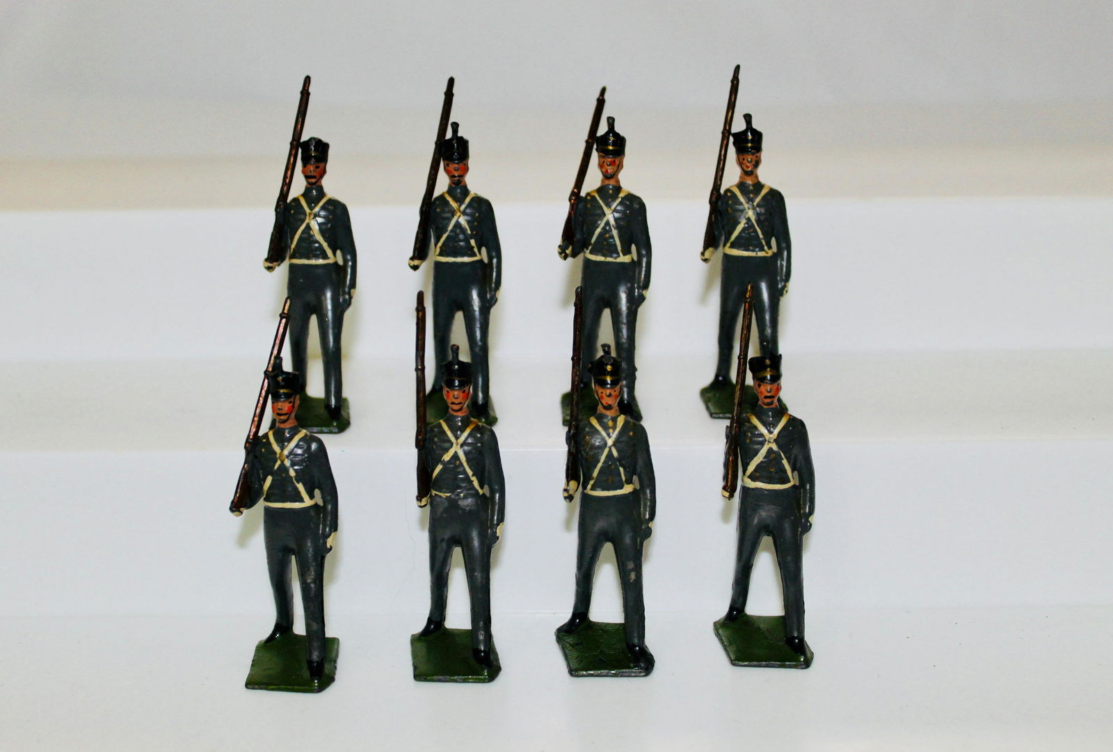 Britains set #226 West Point Cadets: Prewar set. 8 pieces. Condition very good/excellent, one plume missing, no box.