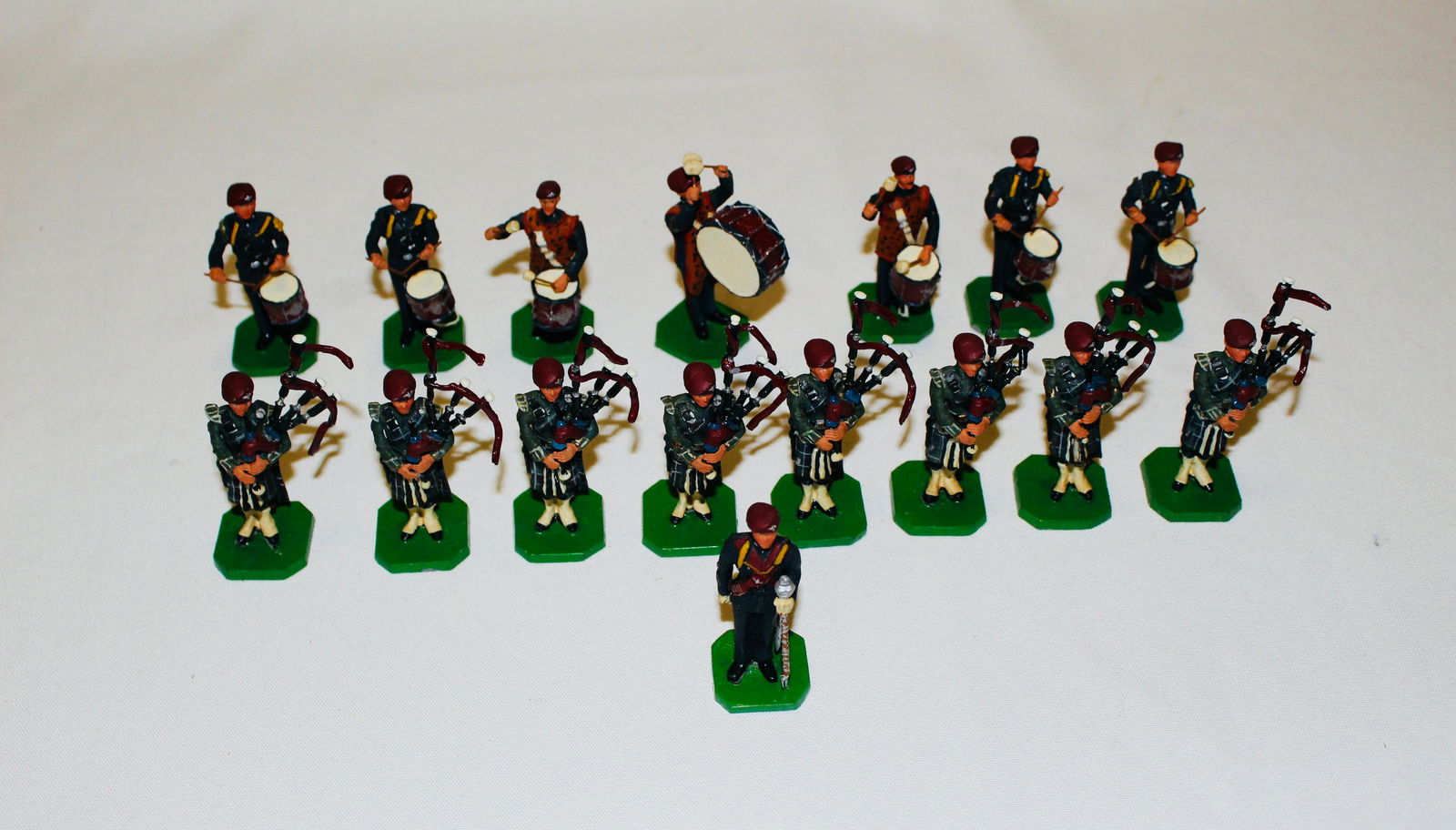 Rose Miniatures Parachute Regiment Pipes and Drums (1 of 1)