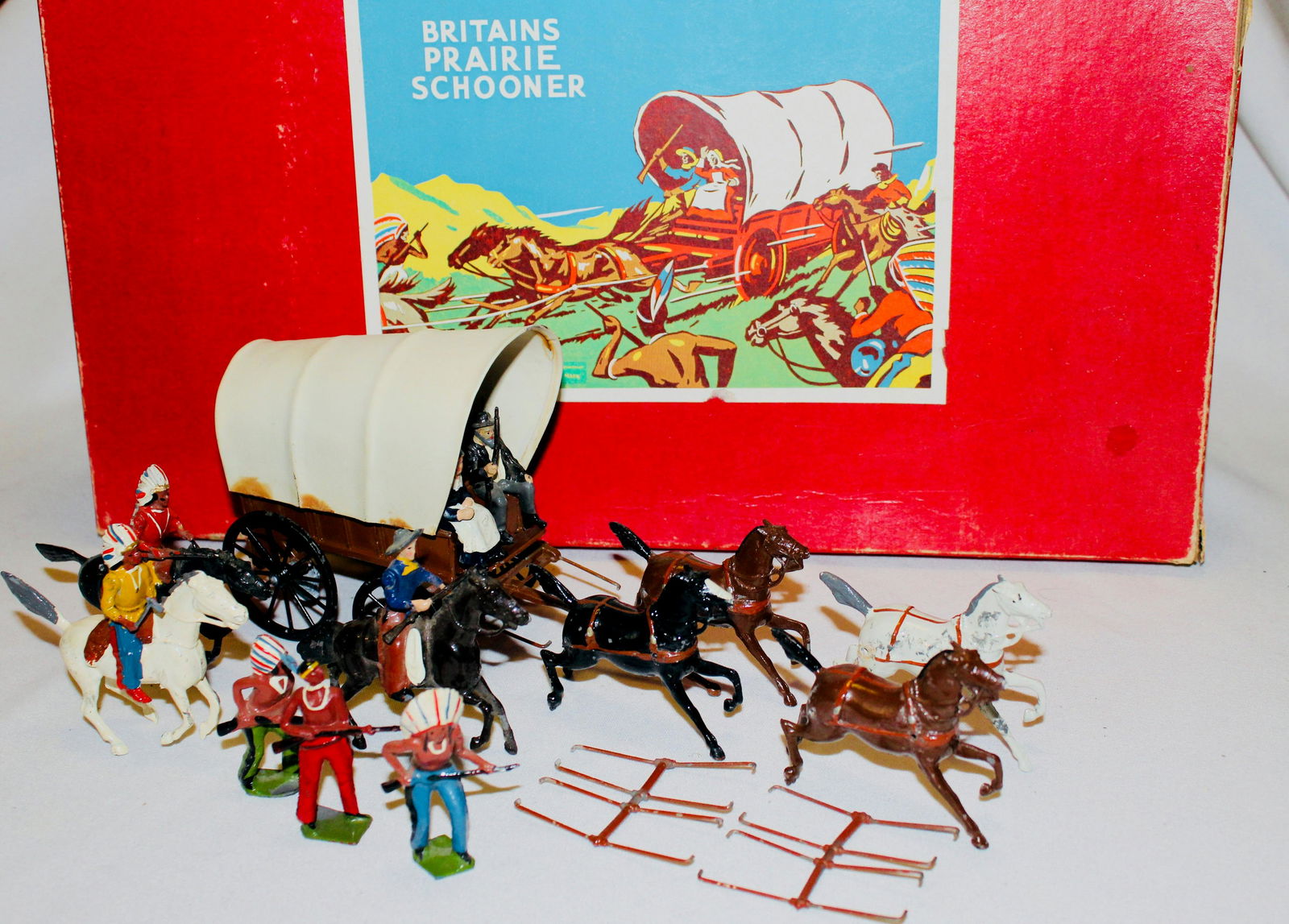 Britains #2042 Covered Wagon "Prairie Schooner" (1 of 1)