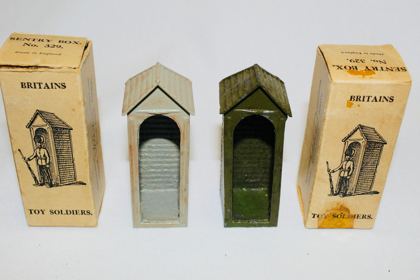Britains set #329 Sentry Boxes (1 of 1)