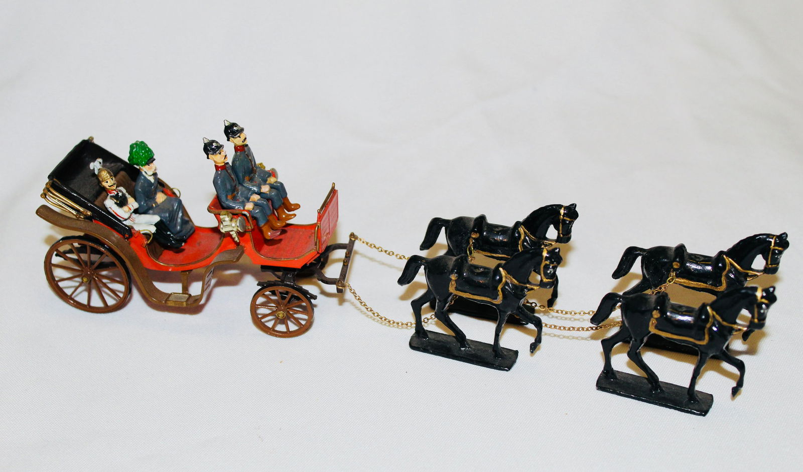 Les Miniatures Carriage of Emperor and Kaiser (1 of 1)