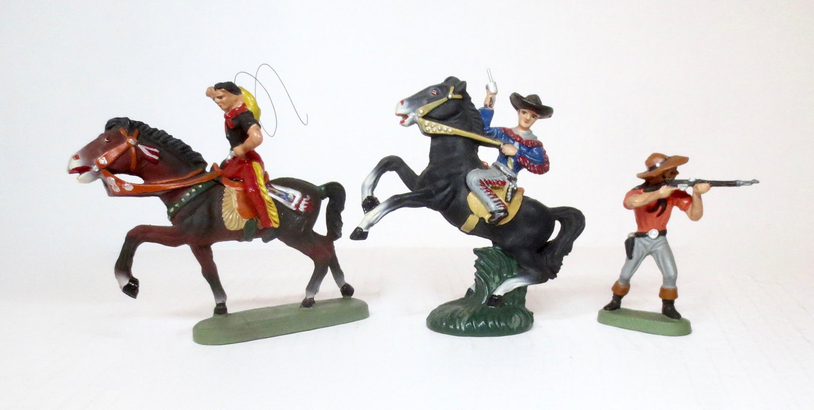 Leyla 75mm Composition Cowboys: 3 pieces. Excellent condition. Unboxed.