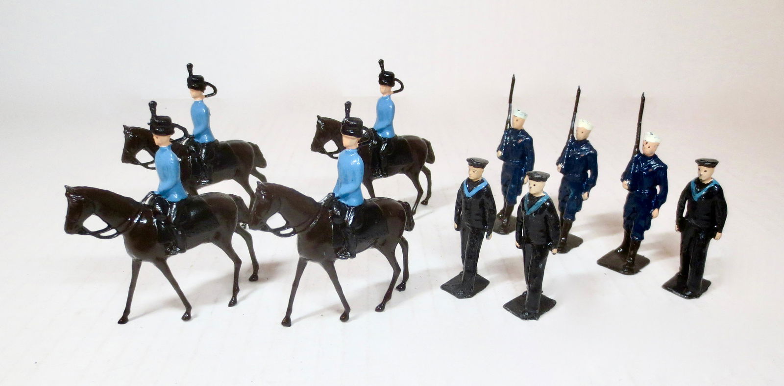 Britains Assorted Second Grade Paint Figures (1 of 1)