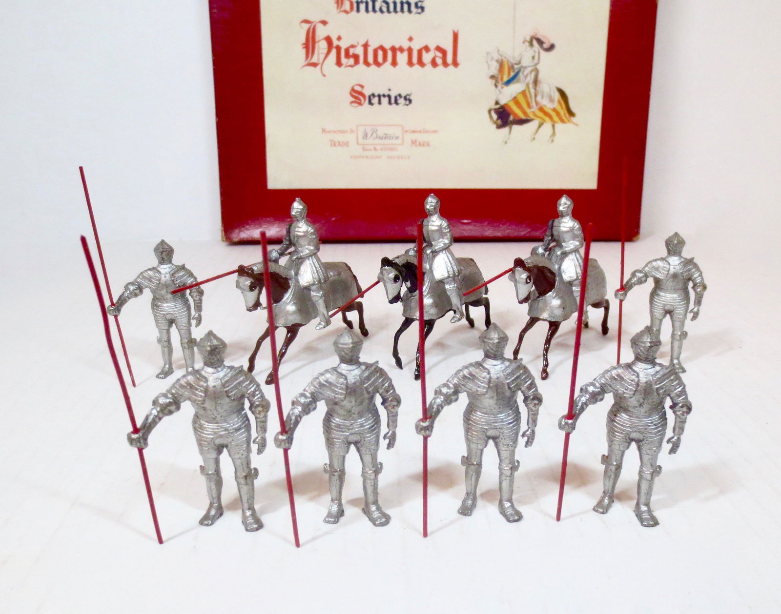 Britains #1307 16th Century Knights in Armour (1 of 1)