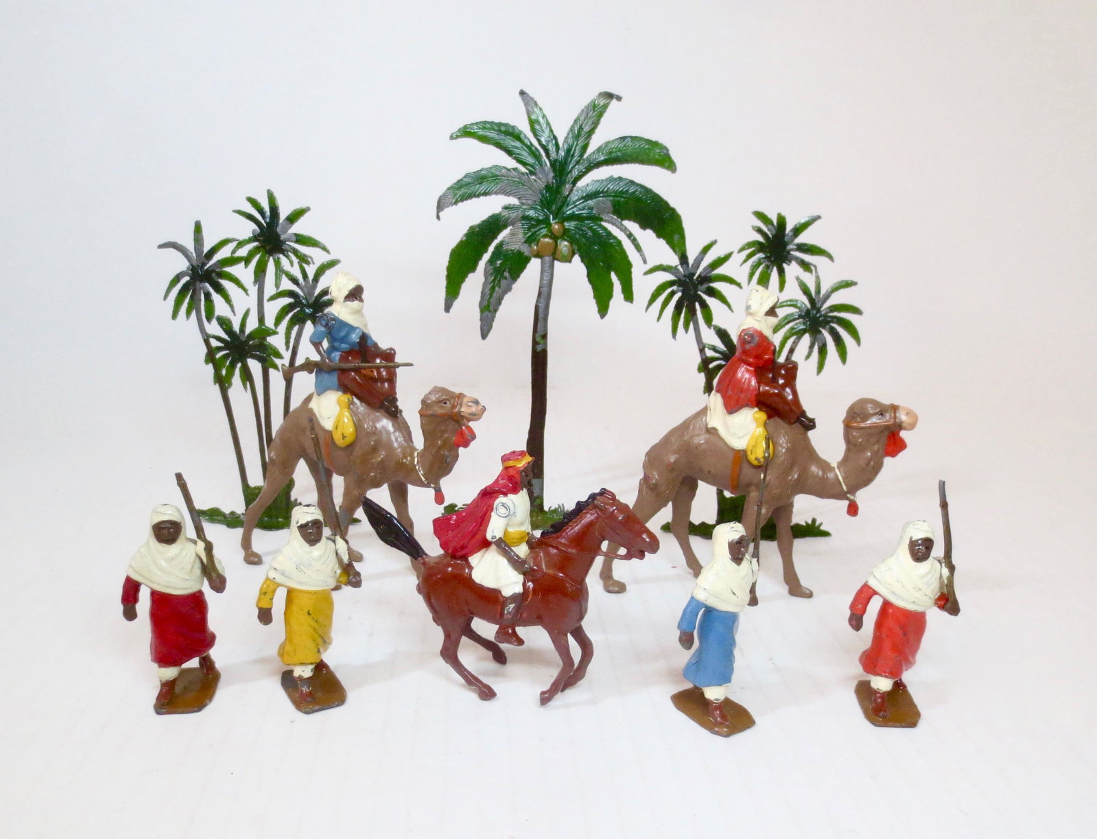 Britains Arabs of the Desert Assortment: Post war issue. 10 pieces. Good to fair condition, with some paint loss, 1 missing arm, and one broken sword. Unboxed.