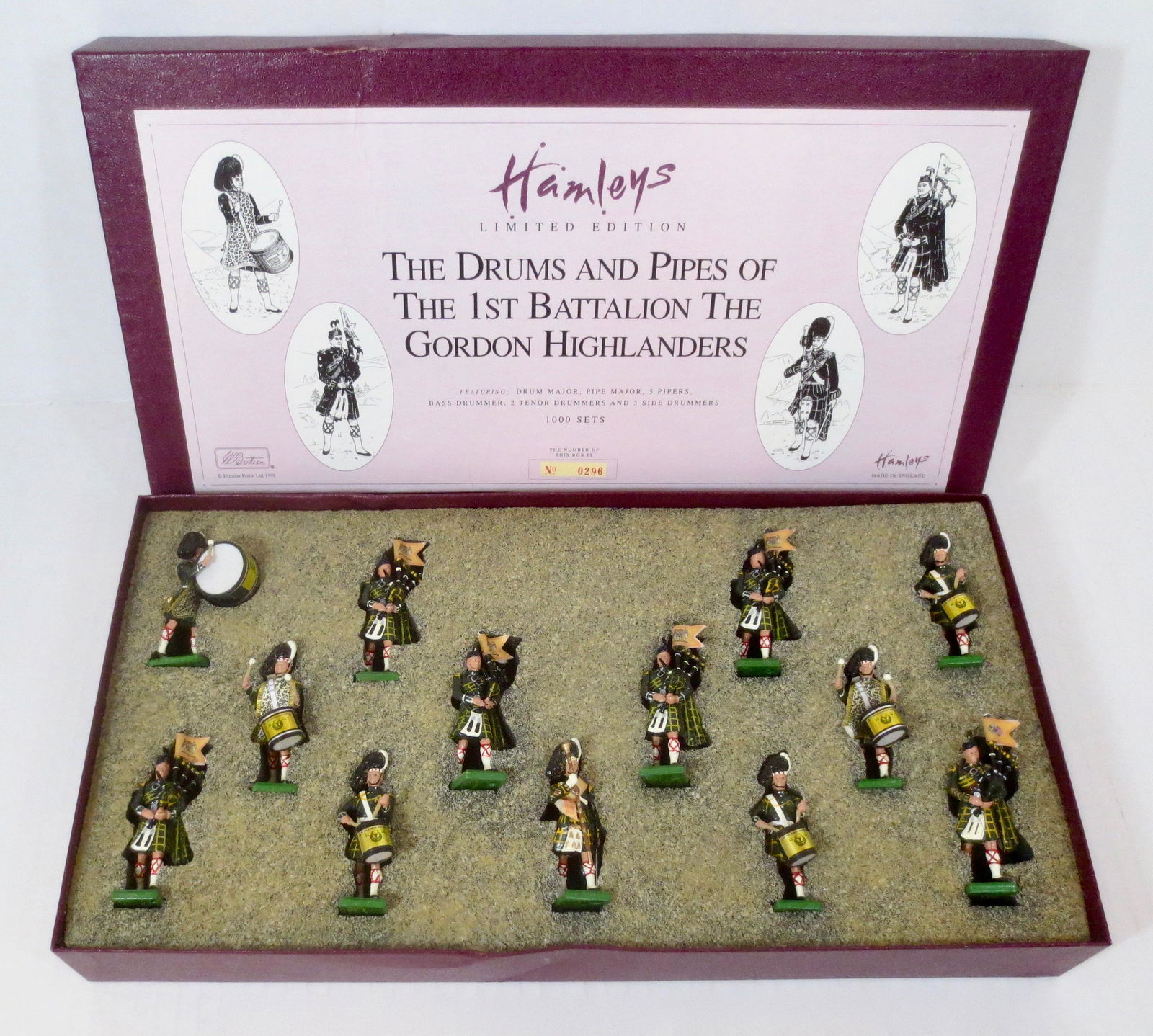 Britains Hamleys 1st Battalion Drums & Pipes (1 of 1)