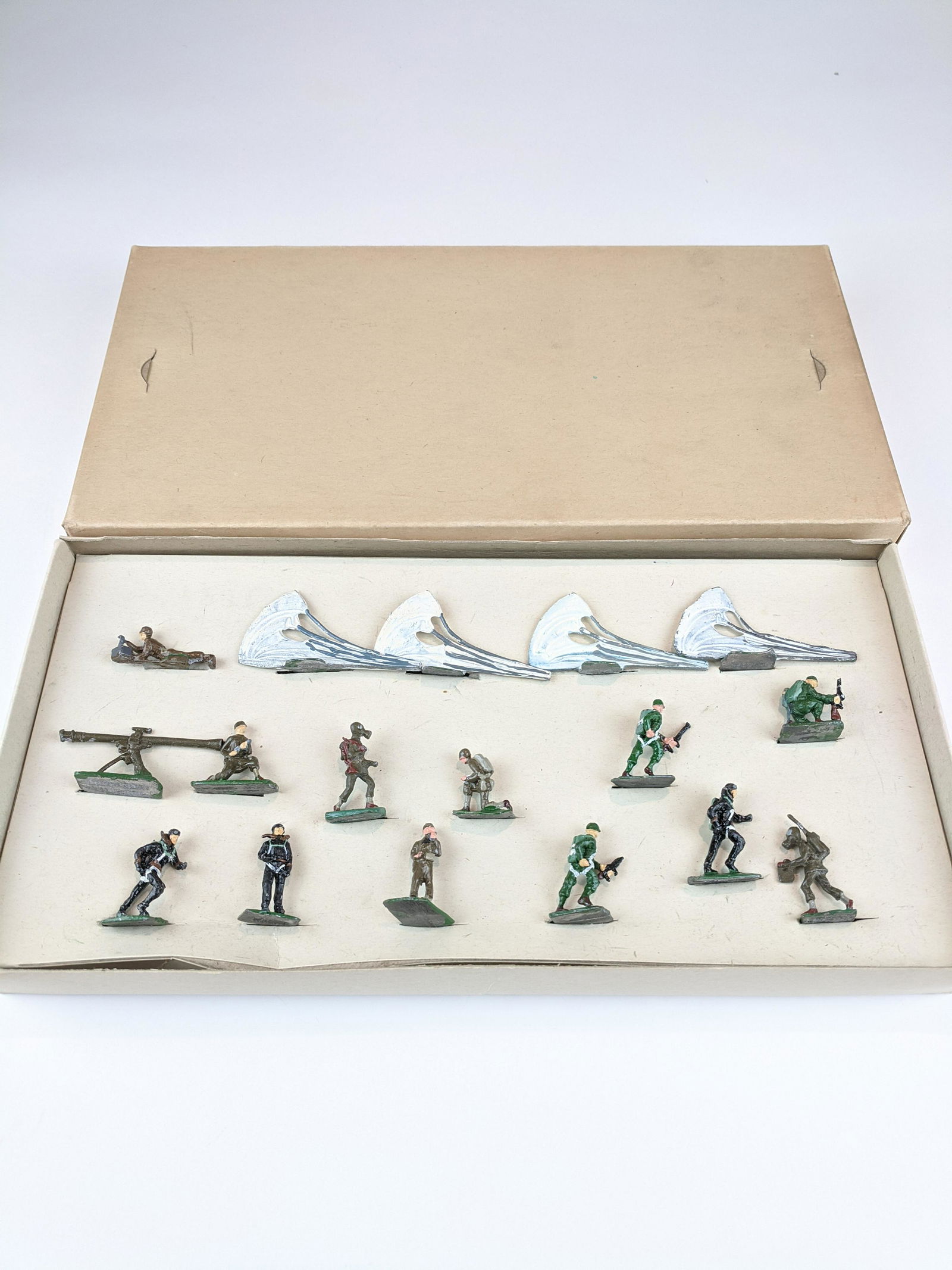 SAE #1114 US Airborne 1945 (1 of 1)