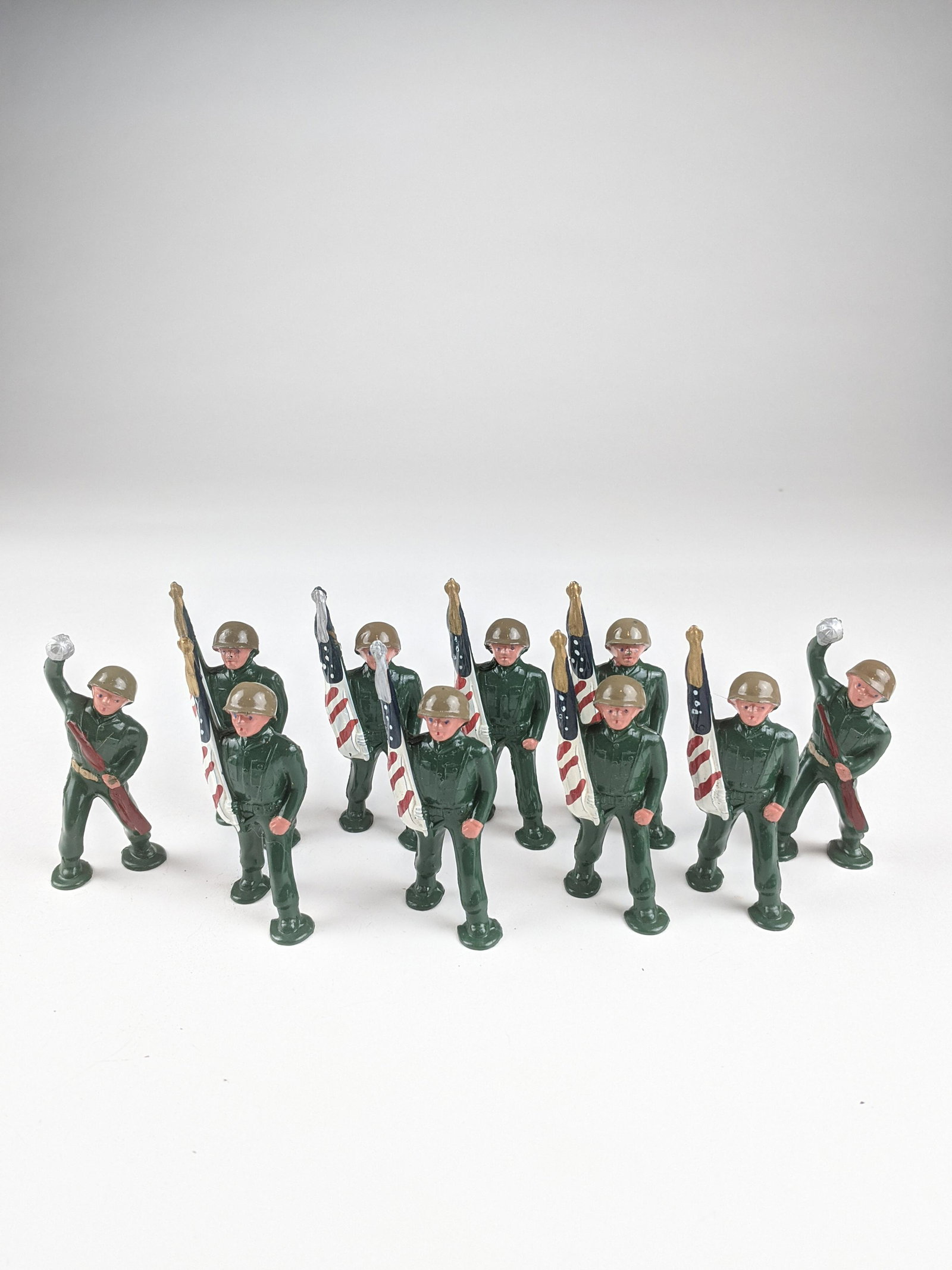 Barclay Podfoots US WWII Flagbearers & Grenade: Throwers 10 Pieces Condition Excellent No Box