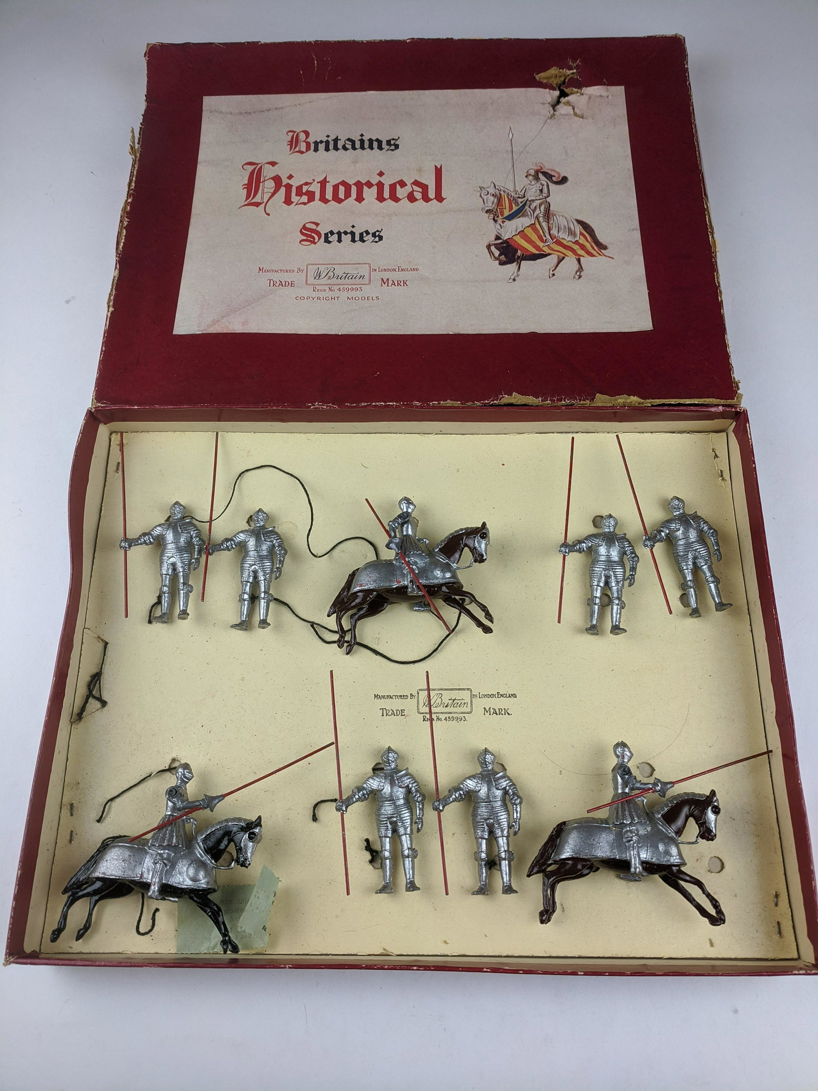Britains #1307 16th Century Knights: 9 Pieces Condition Very Good Box Poor