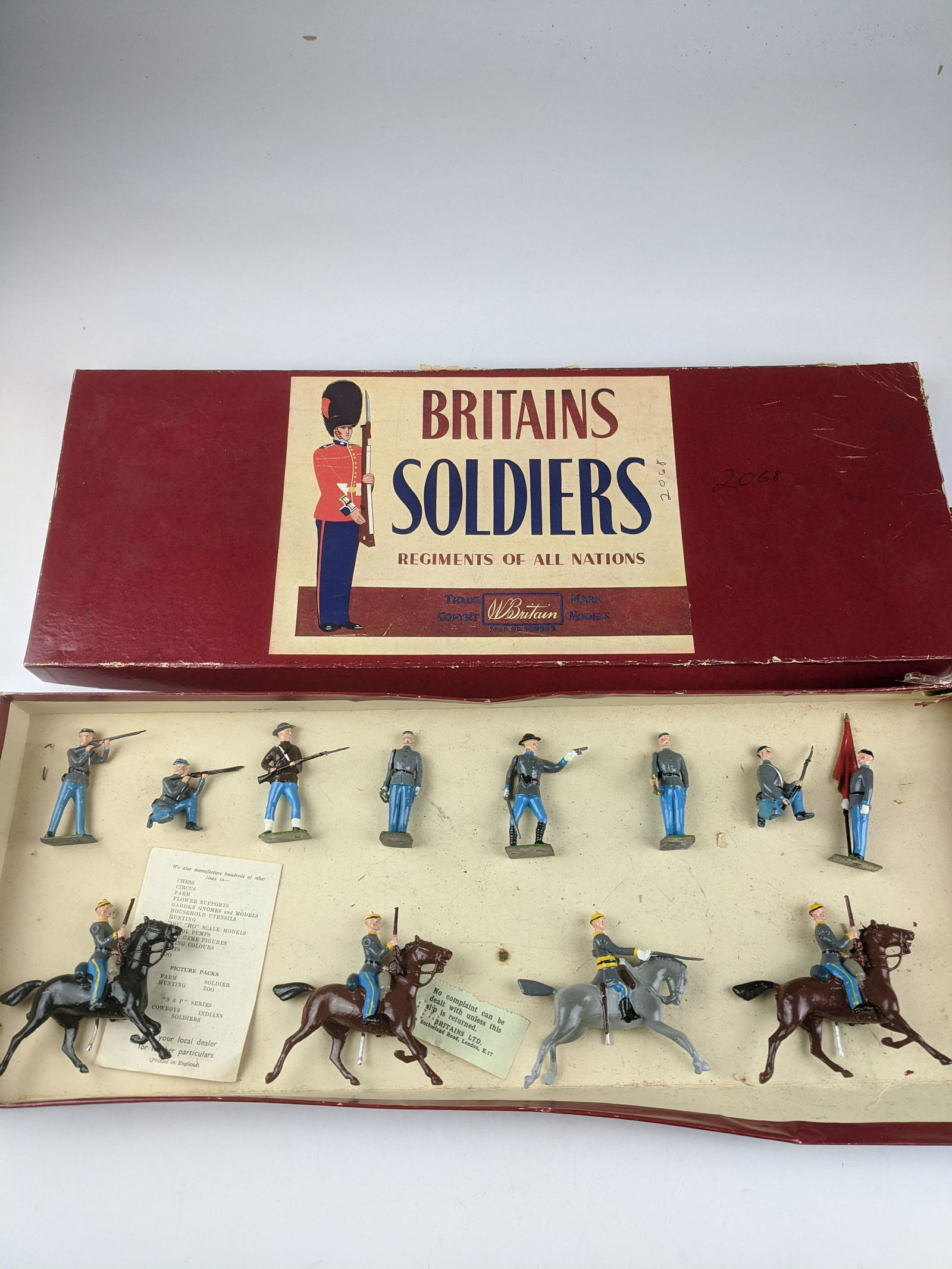 Britains #2068 Confederate Infantry and Cavalry (1 of 1)