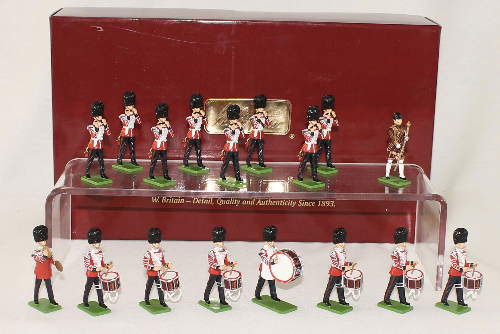 Britains Set Grenadier Guards Drum and Fife Band (1 of 2)