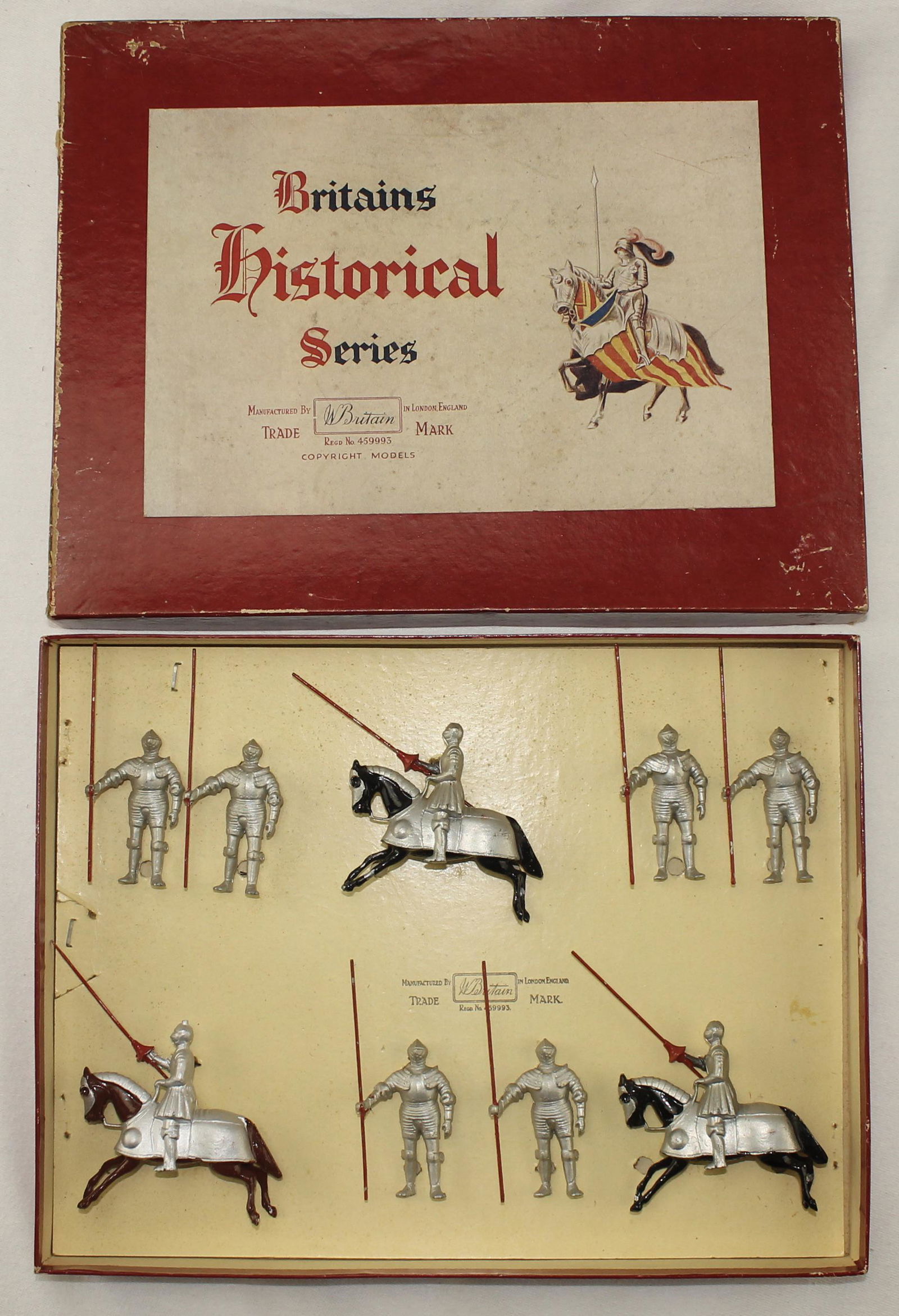 Britains Set Mounted and Foot Knights in Armour (1 of 1)