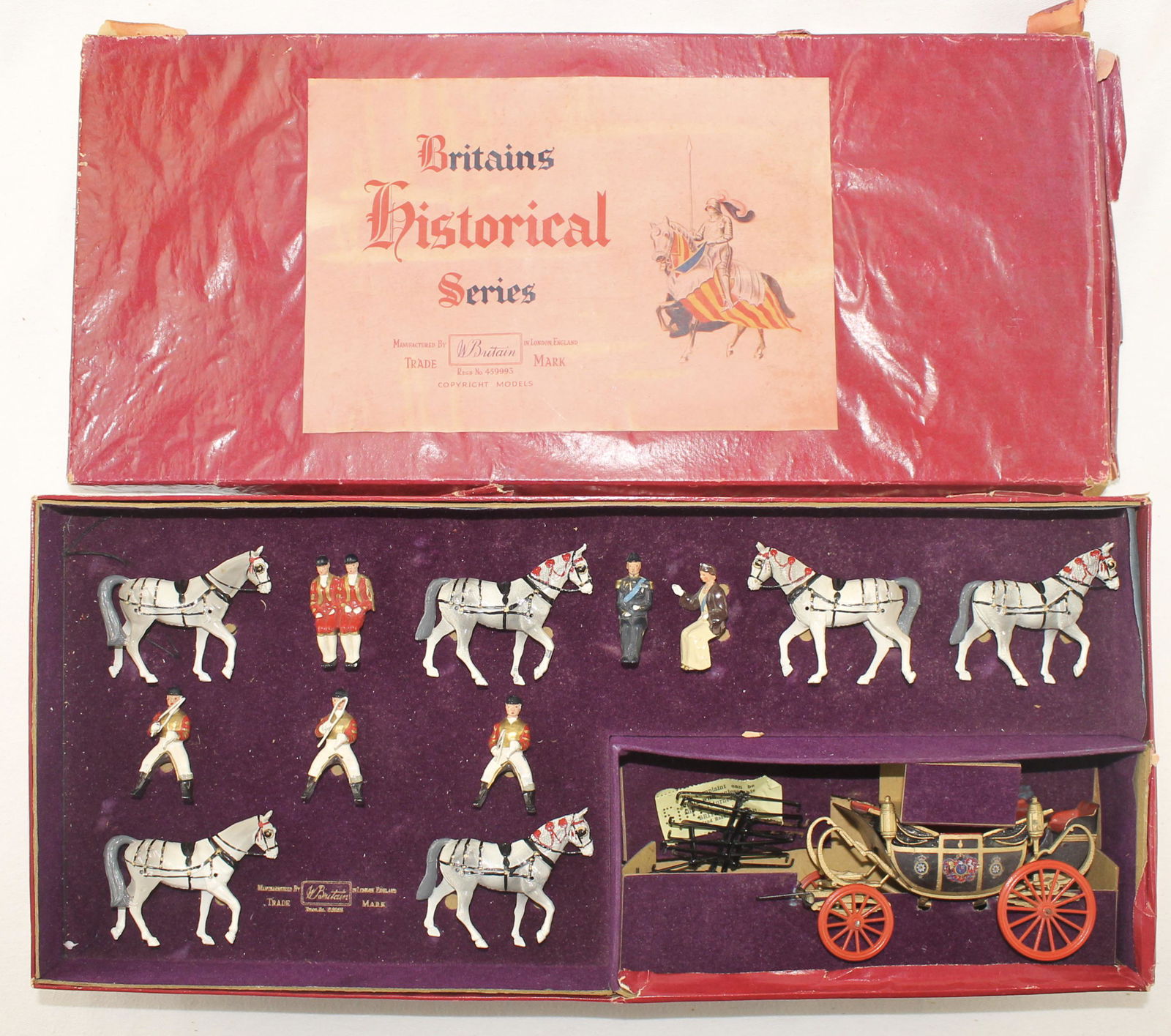 Britains State Open Landau with Queen Elizabeth (1 of 2)