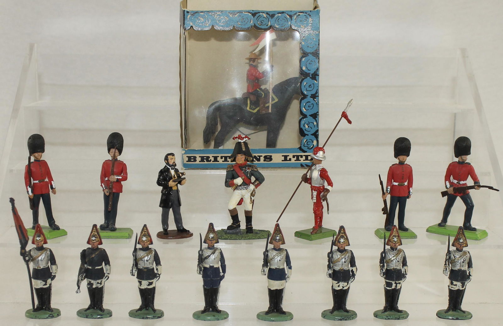 Britains Lot RCMP Guards Tzar Alexander (1 of 2)