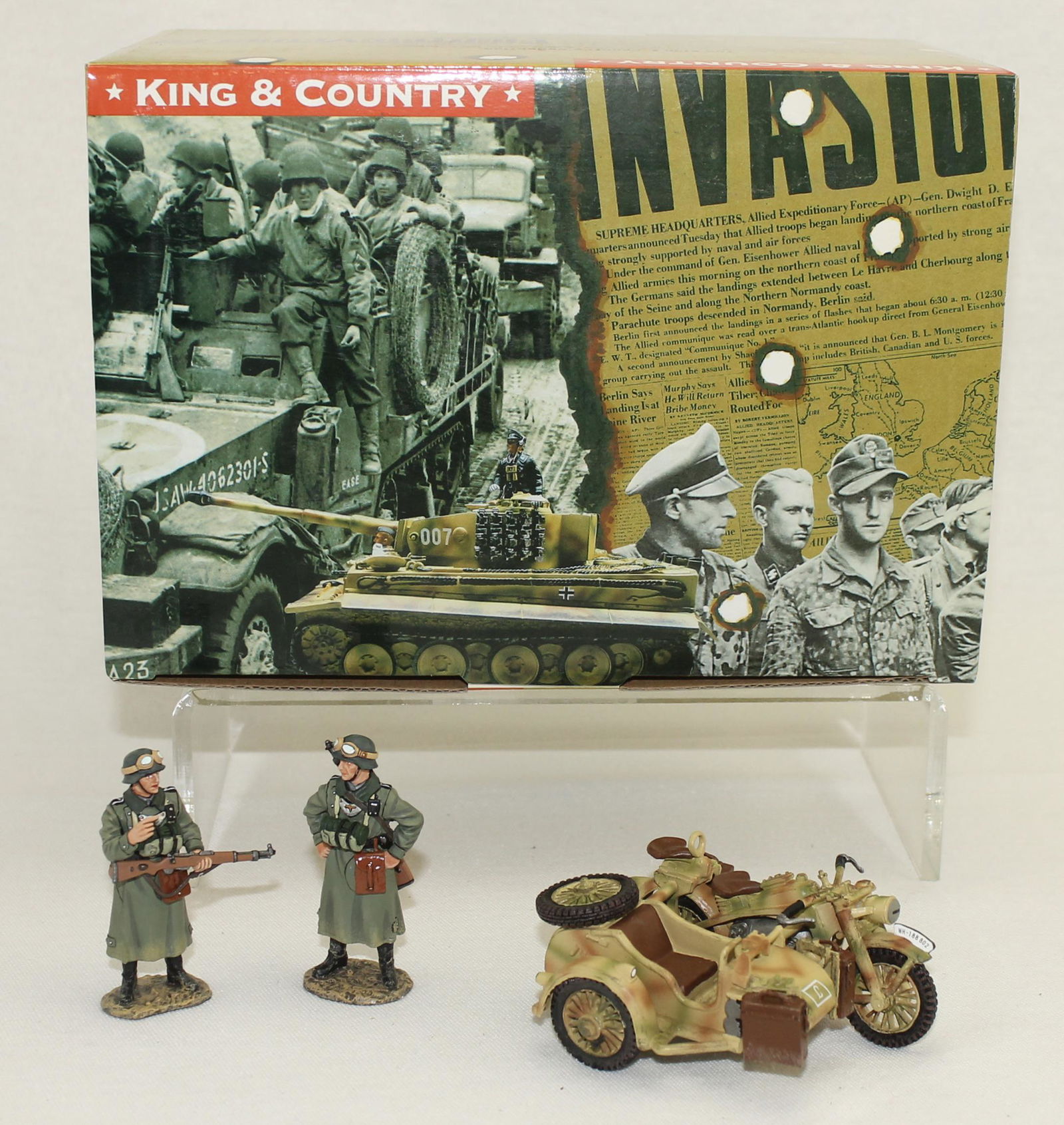 King & Country German Motorcycle with MPs (1 of 3)