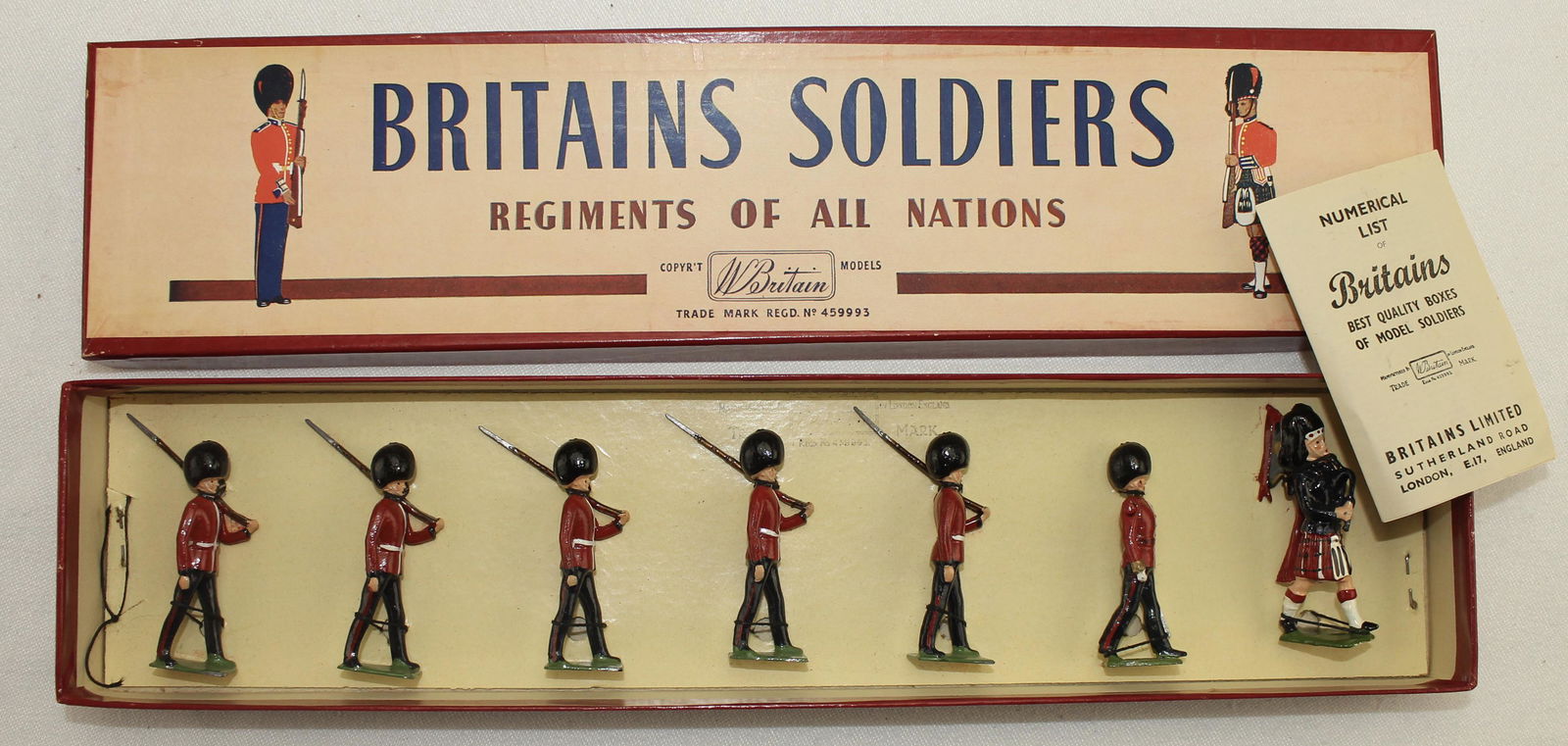 Britains Set #75 Scots Guards With Piper (1 of 1)