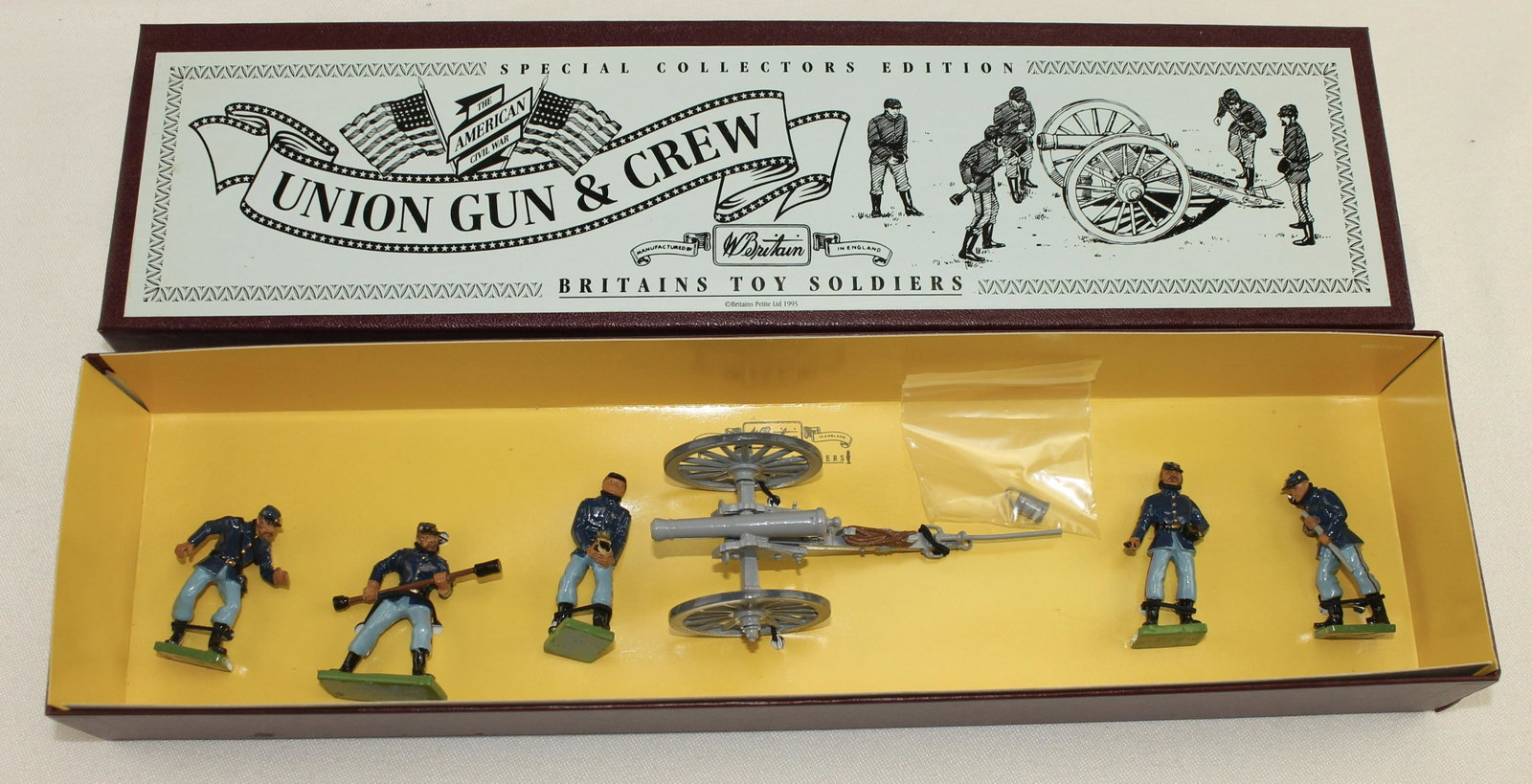 Britains Set Union Gun and Crew: Special Collectors Edition Series. Union Gun and Crew. Set #8875. 6 Pieces. Condition Near Mint. Box Very Good.