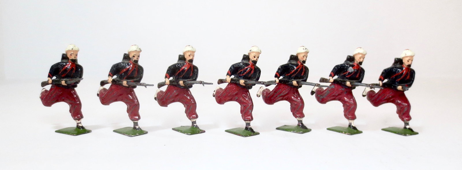 Britains From #142 Zouaves: Post war issue. 7 pieces. Excellent condition. Unboxed.