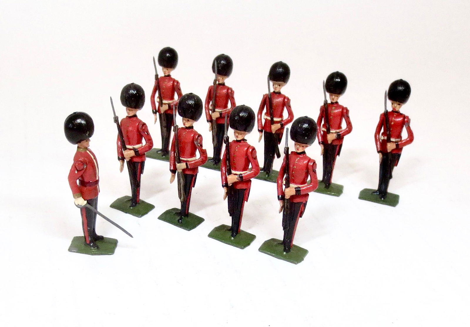 Britains From #1555 Scots Guards Present Arms (1 of 1)