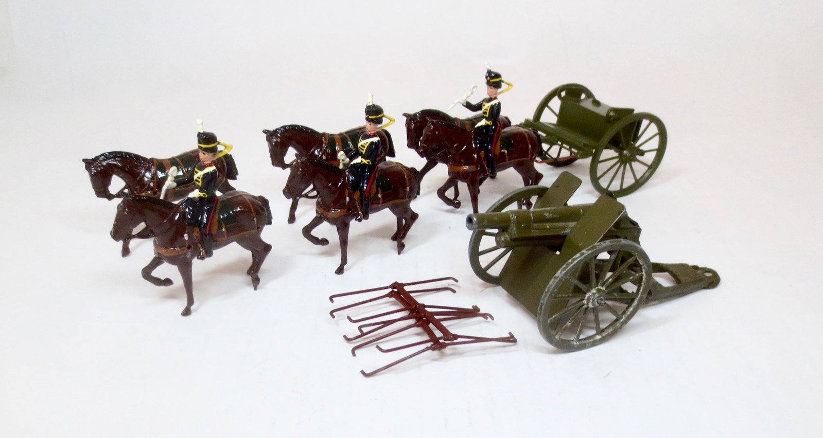 Britains #2077 Royal Horse Artillery Gun Team: At the Walk. Post war issue, with ROAN box. 8 pieces, plus traces. Excellent condition. Unboxed.