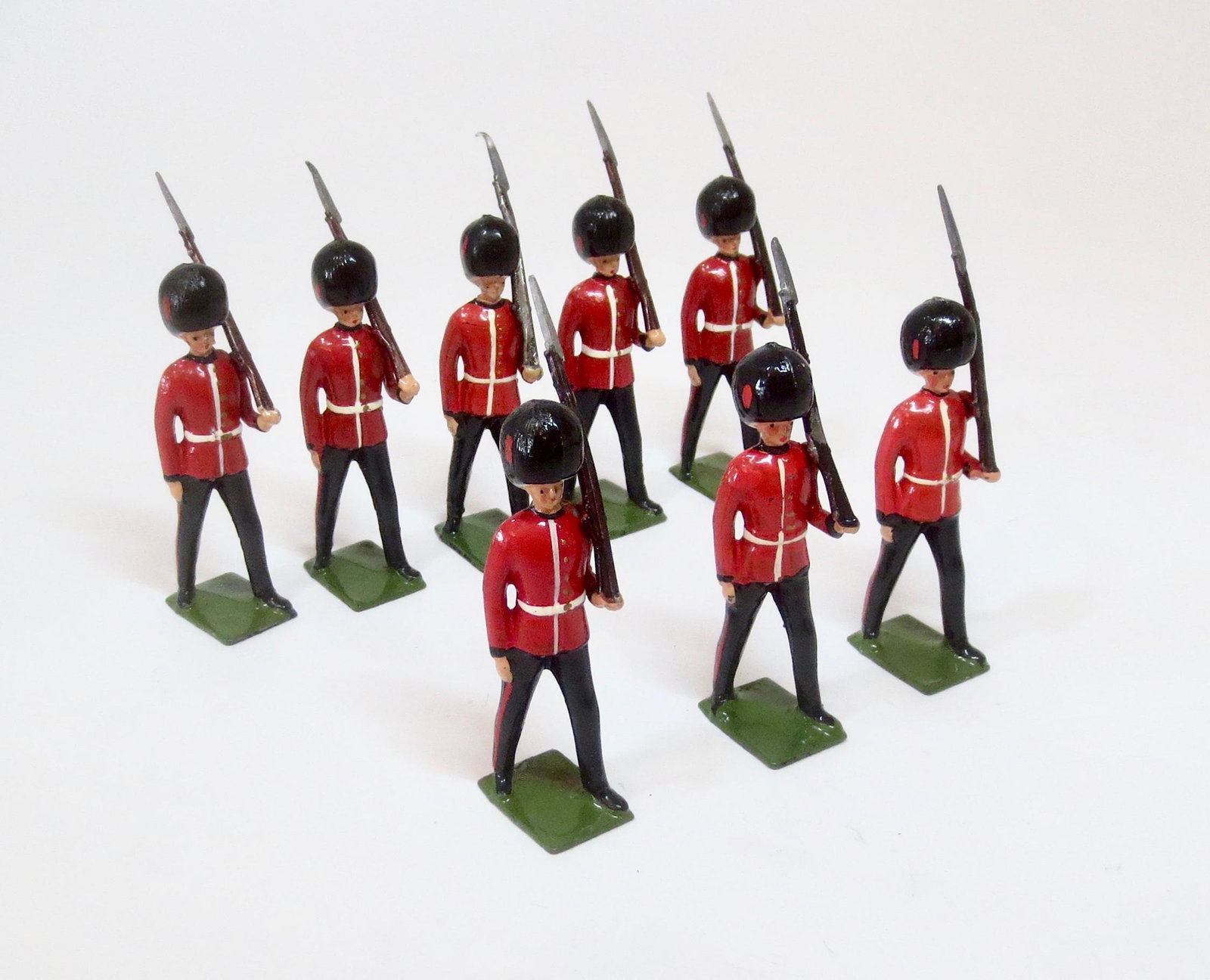 Britains From #1515 Coldstream Guards: Post war issue. 8 pieces. Excellent condition. Unboxed.