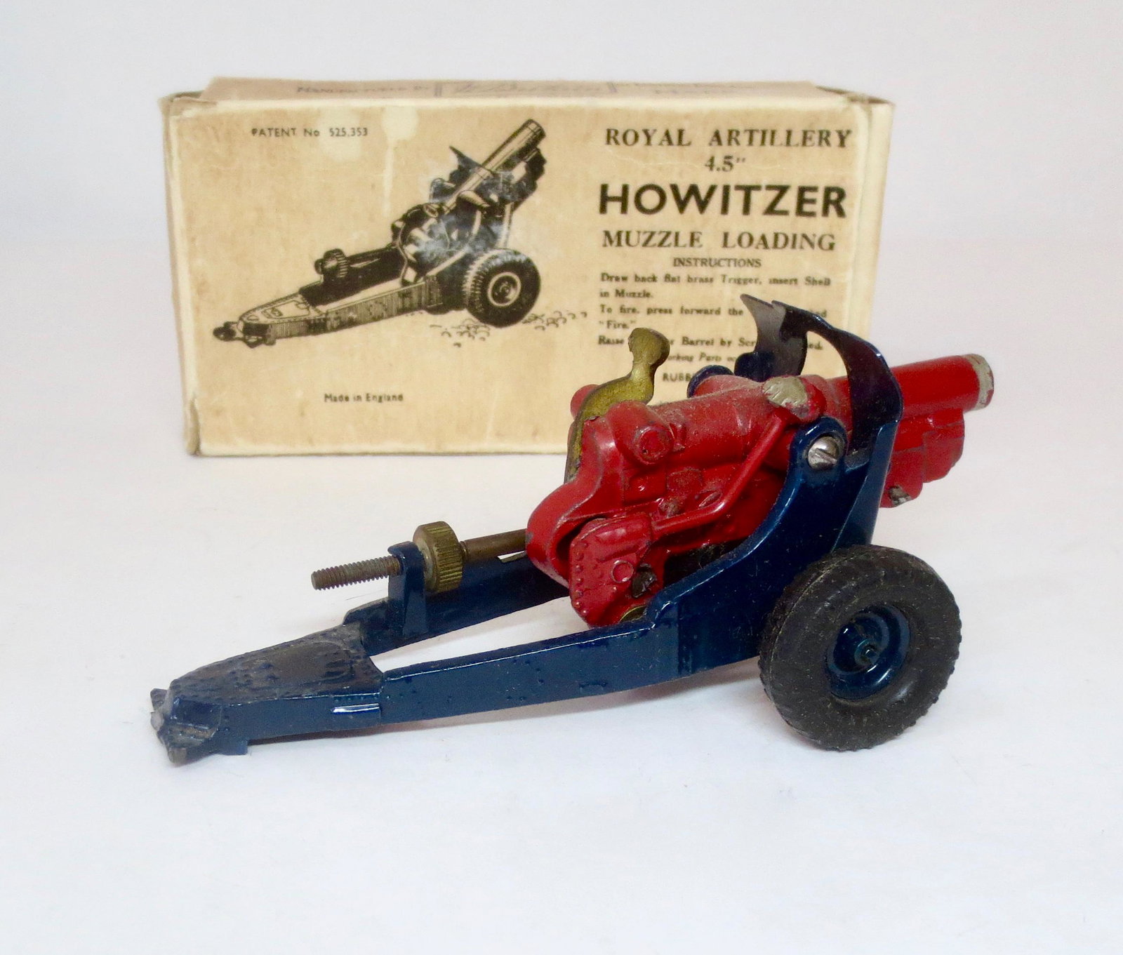 Britains #1725 Royal Artillery 4.5" Howitzer: Early post war version. Gloss [RAF type] Blue Gun Carriage with Red Barrel & Breech assembly. Paintwork & colour scheme appear to be original and make this a highly unusual hybrid. Howitzer has brass 