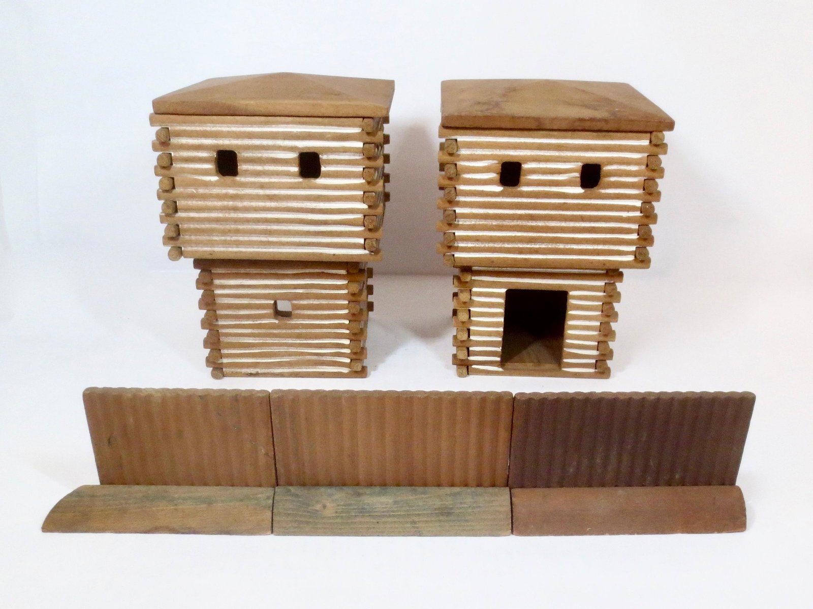 Holgate Toys Wooden Frontier Sentry Towers: 5 pieces. Very good condition. Unboxed.