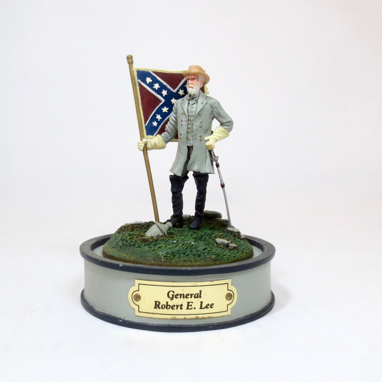 General Robert E. Lee: Measures 4-1/2" tall including monumental style base. Unidentified maker. Excellent condition. Unboxed.