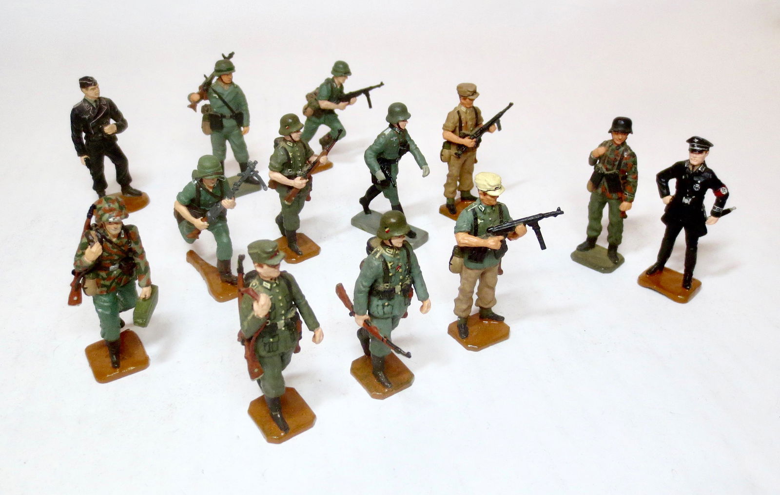 Imrie Risley WW2 Figure Assortment (1 of 1)