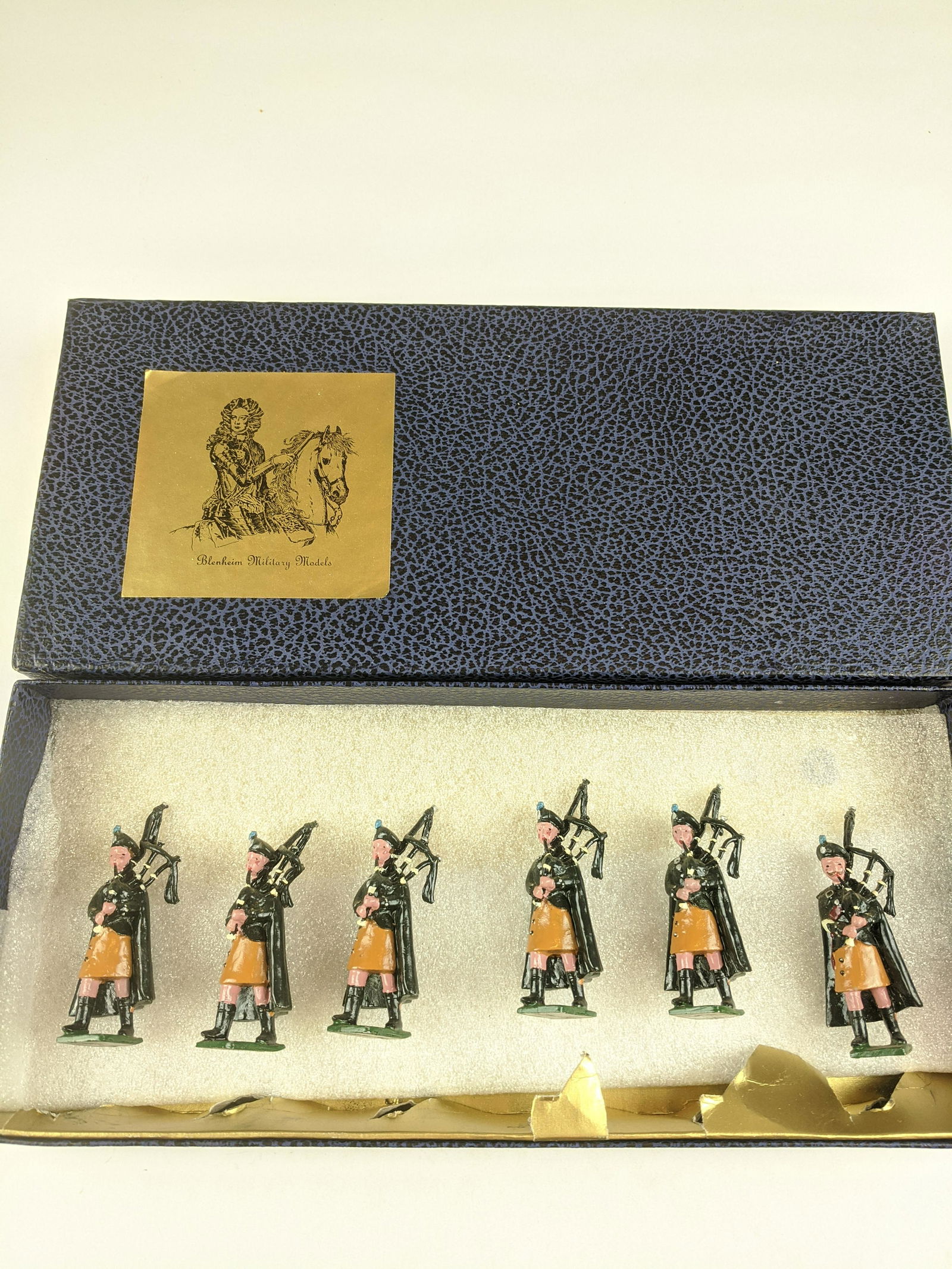 Blenheim B51 Irish Guards Pipes & Drums (1 of 1)