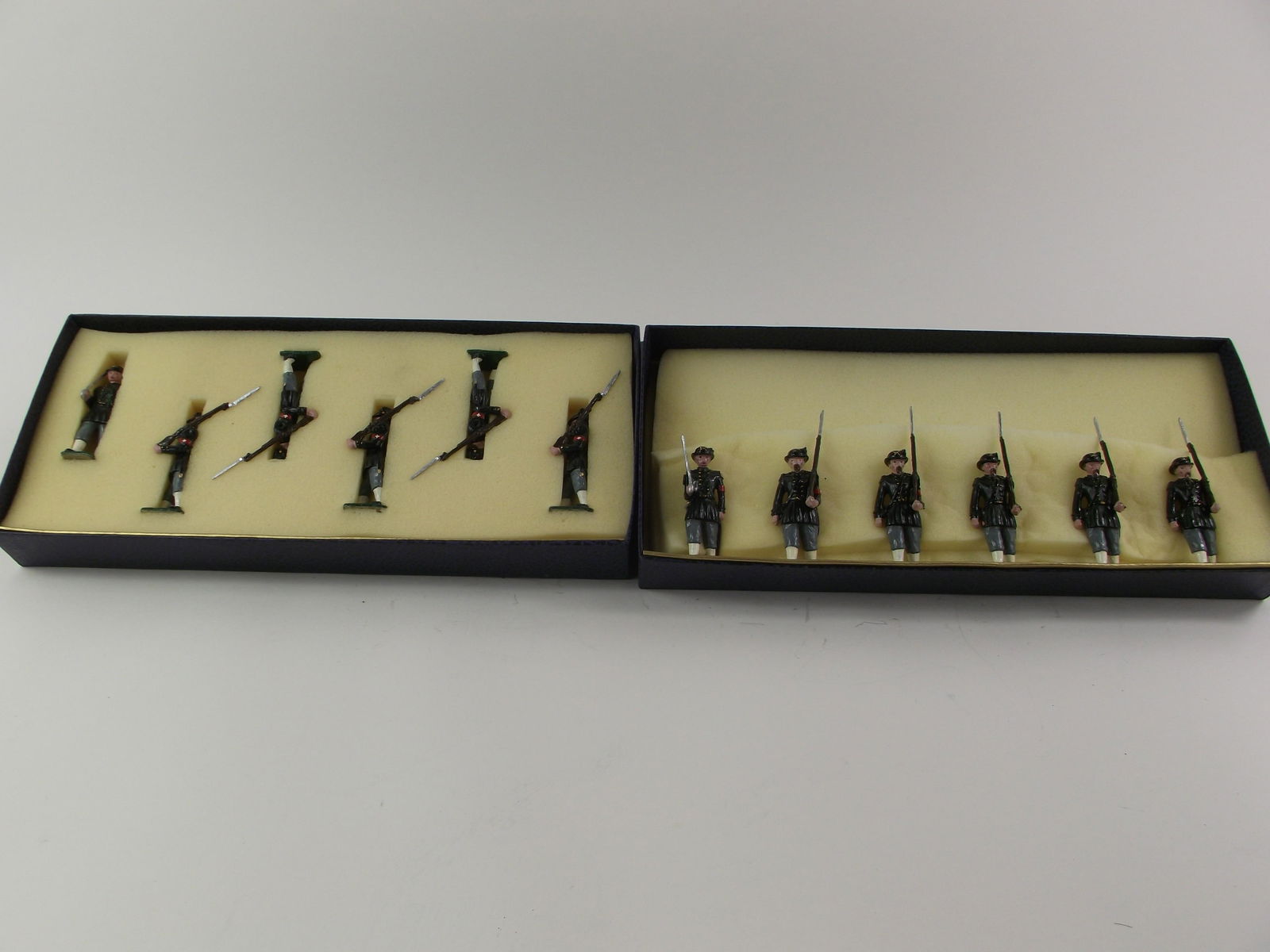 Blenheim #1 Swiss sets with Officer (1 of 1)