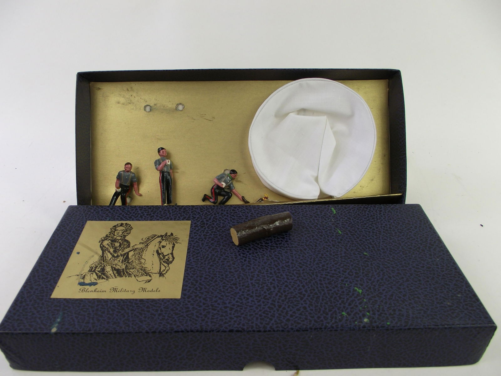 Blenheim B53 Campfire set (1 of 1)