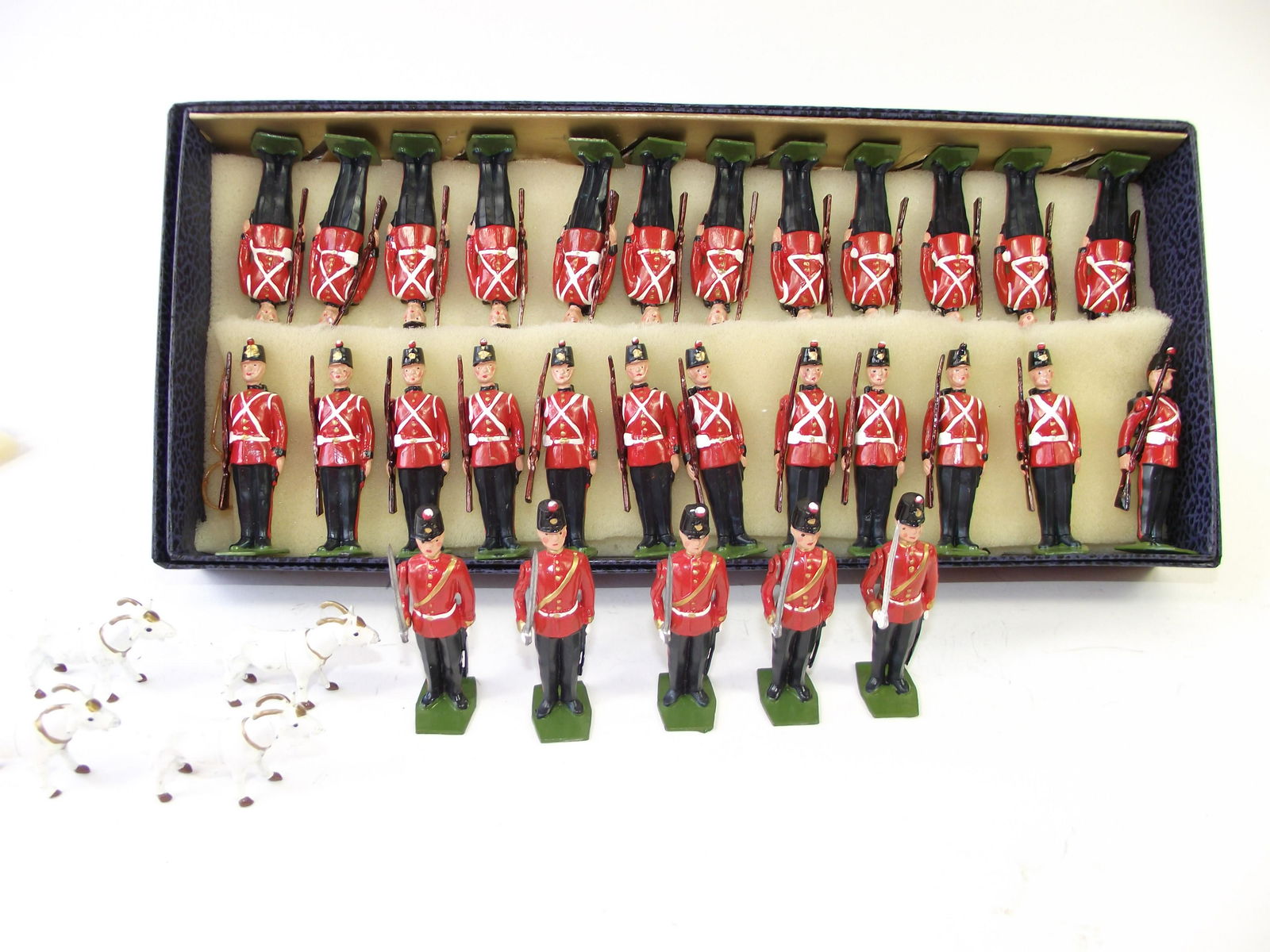 Britains #2148 Fort Henry Guards w/ Mascot (1 of 1)