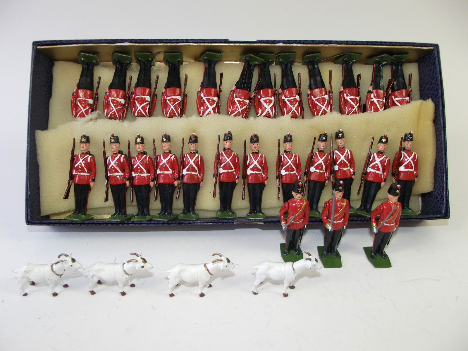 Britains #2148 Fort Henry Guards w/ Mascot (1 of 1)