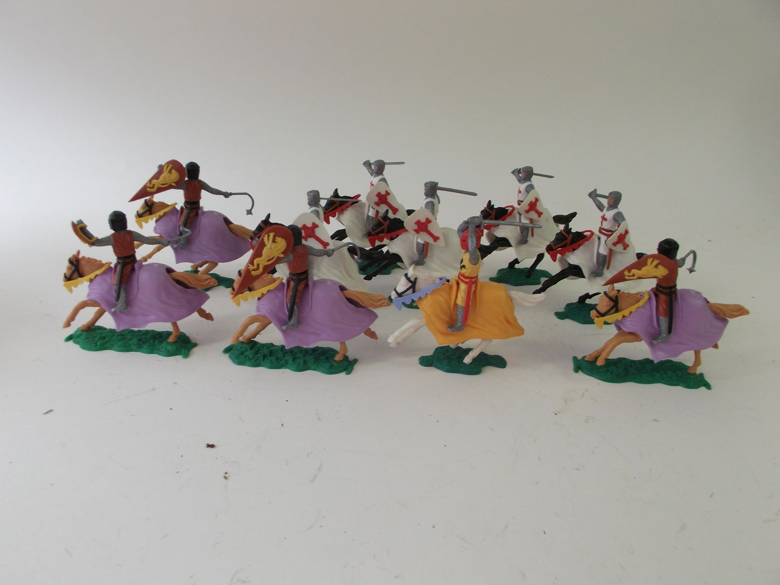 Timpo Toy Plastic Knights (1 of 1)