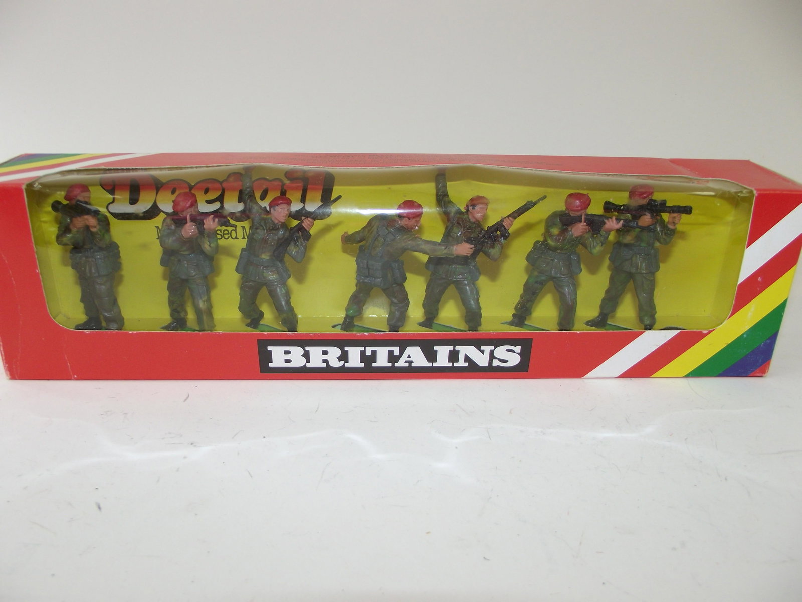 Britains Deetail #6316 7 Paratroopers: Complete set with box, mint. 7 pcs.
