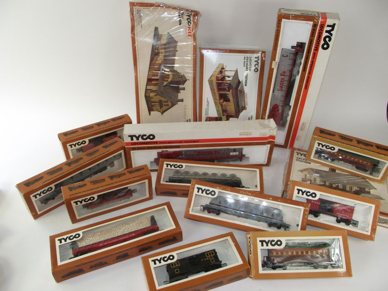 Tyco HO Scale Train Lot (1 of 1)