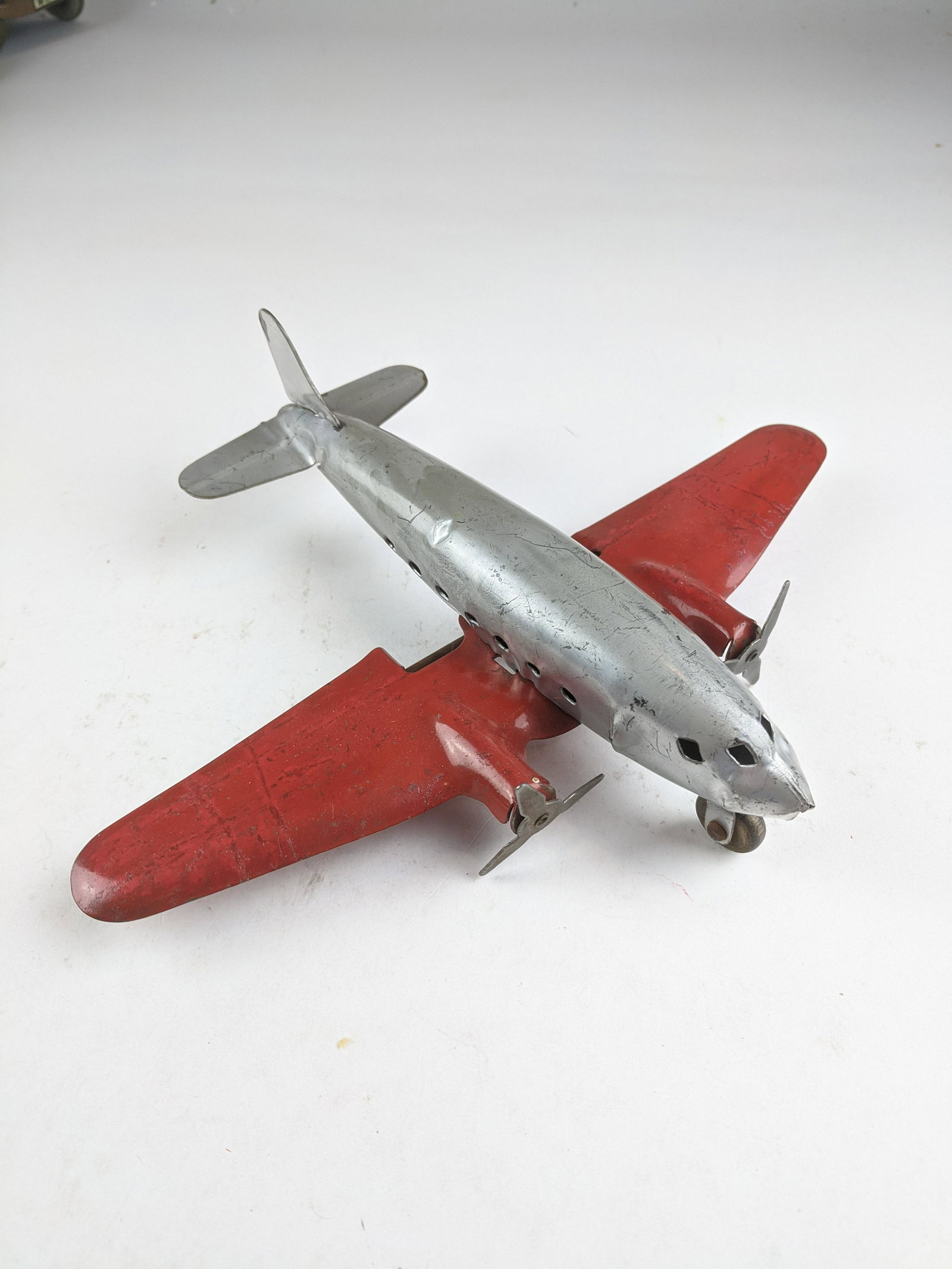 Metalcraft Twin Prop 9" Wide: 1 Piece Condition Very Good No Box