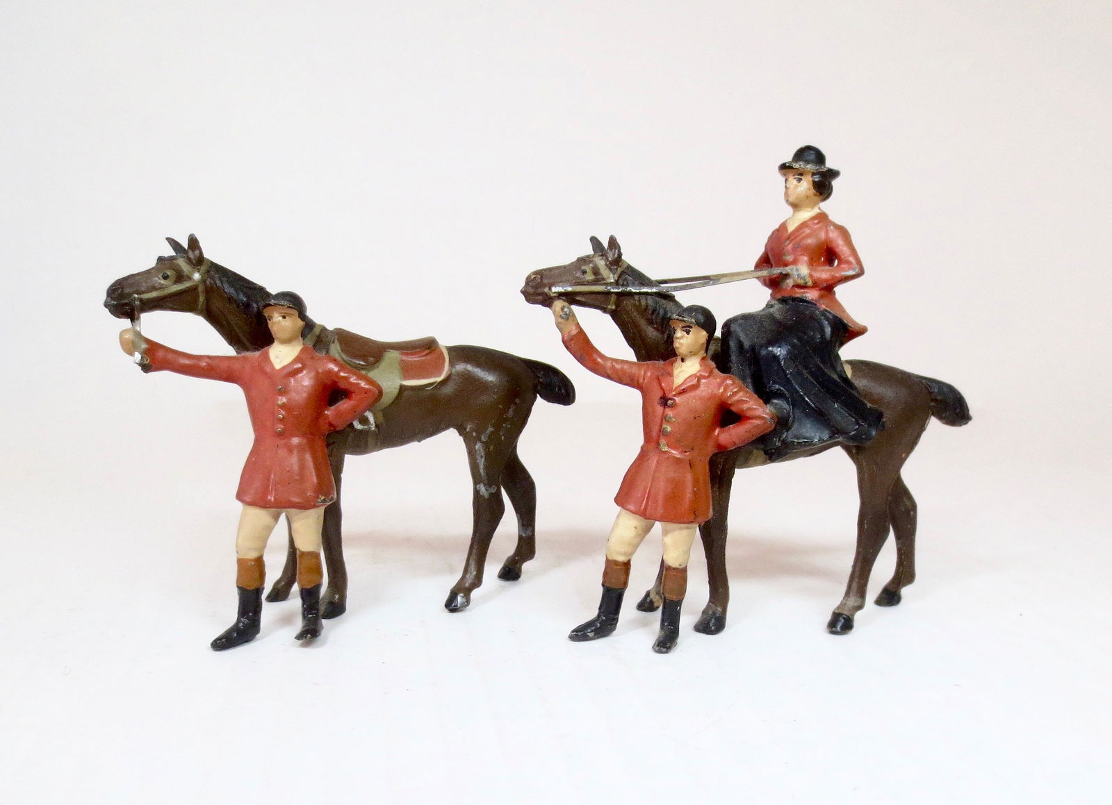 Heyde 60mm scale Huntsmen & Huntswomen: Pre war. 60mm scale. Circa 1930. 2 pieces. Excellent condition. Unboxed